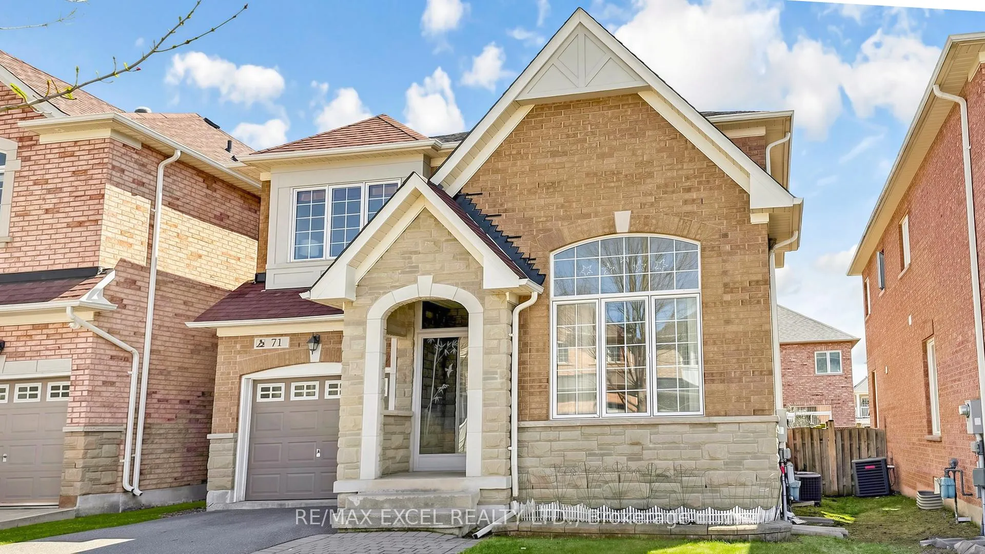 Photo 3 of 71 Stony Hill Boulevard, Markham, Victoria Manor-Jennings Gate — HOMEH