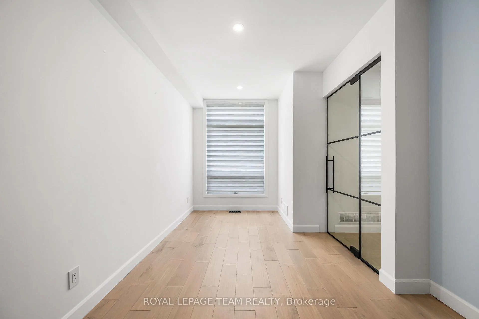 Photo 5 of 679 Broadview Avenue, Ottawa, Laurentianview — HOMEH