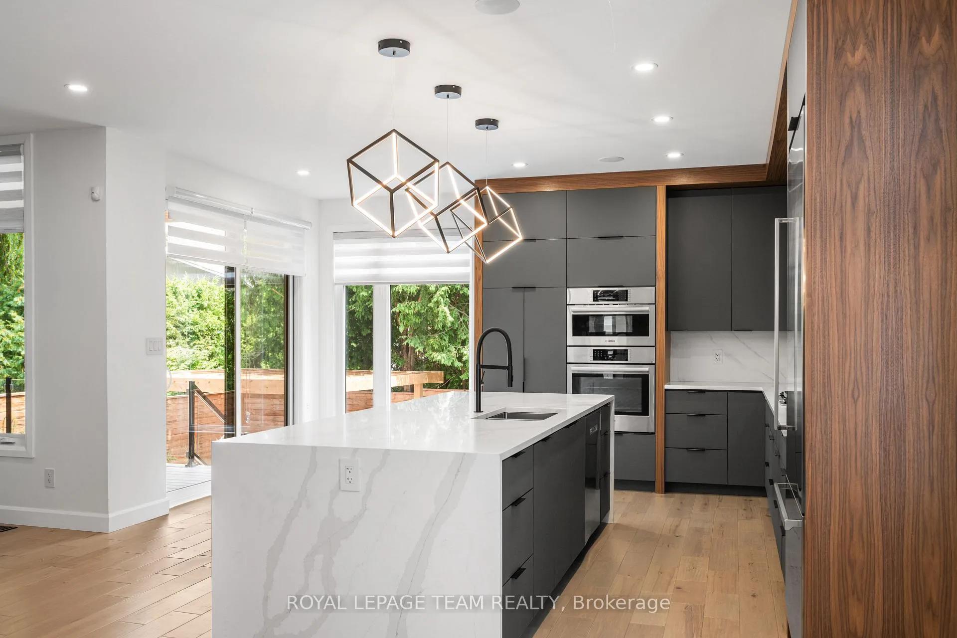 Photo 11 of 679 Broadview Avenue, Ottawa, Laurentianview — HOMEH