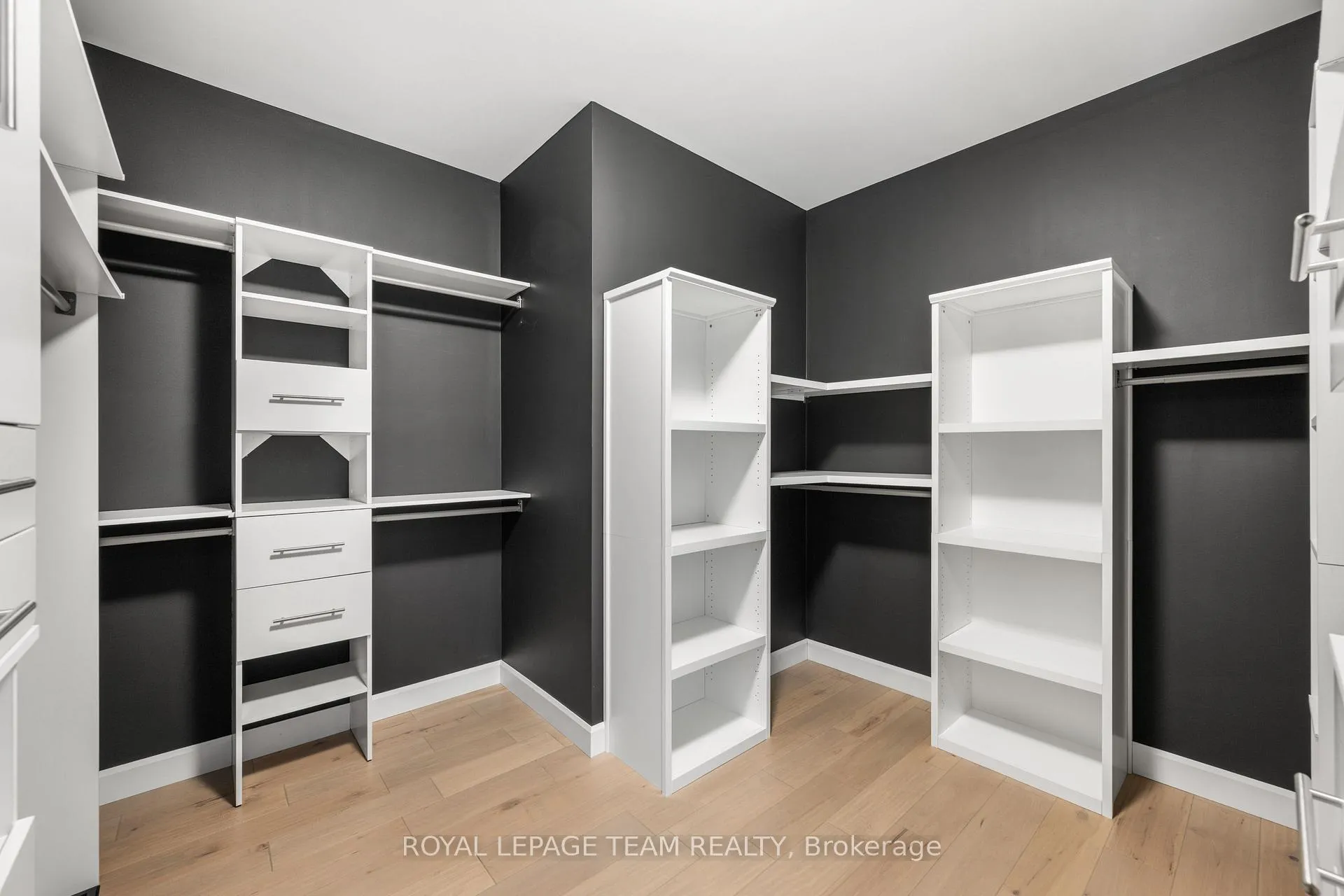 Photo 22 of 679 Broadview Avenue, Ottawa, Laurentianview — HOMEH