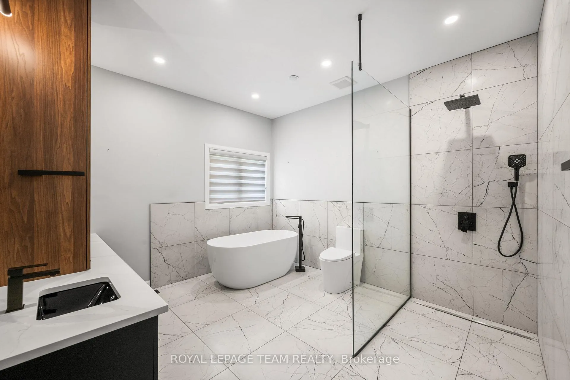 Photo 23 of 679 Broadview Avenue, Ottawa, Laurentianview — HOMEH