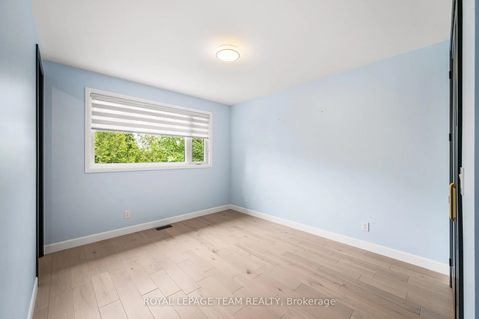 Photo 26 of 679 Broadview Avenue, Ottawa, Laurentianview — HOMEH