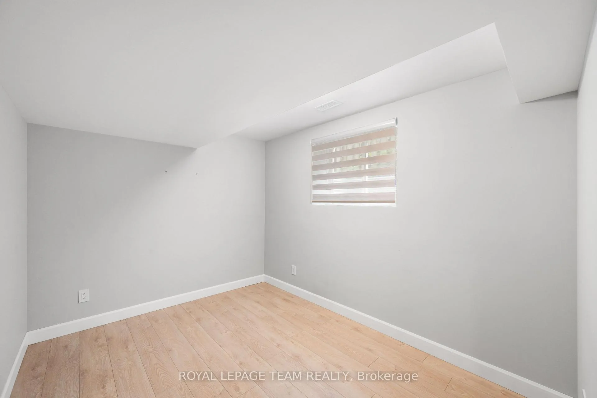 Photo 27 of 679 Broadview Avenue, Ottawa, Laurentianview — HOMEH