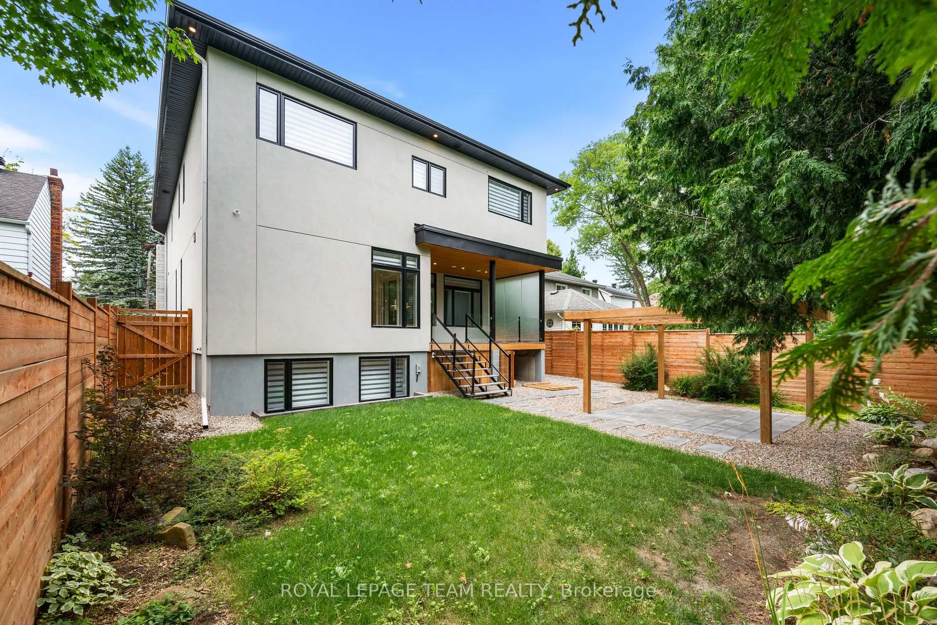 Photo 38 of 679 Broadview Avenue, Ottawa, Laurentianview — HOMEH