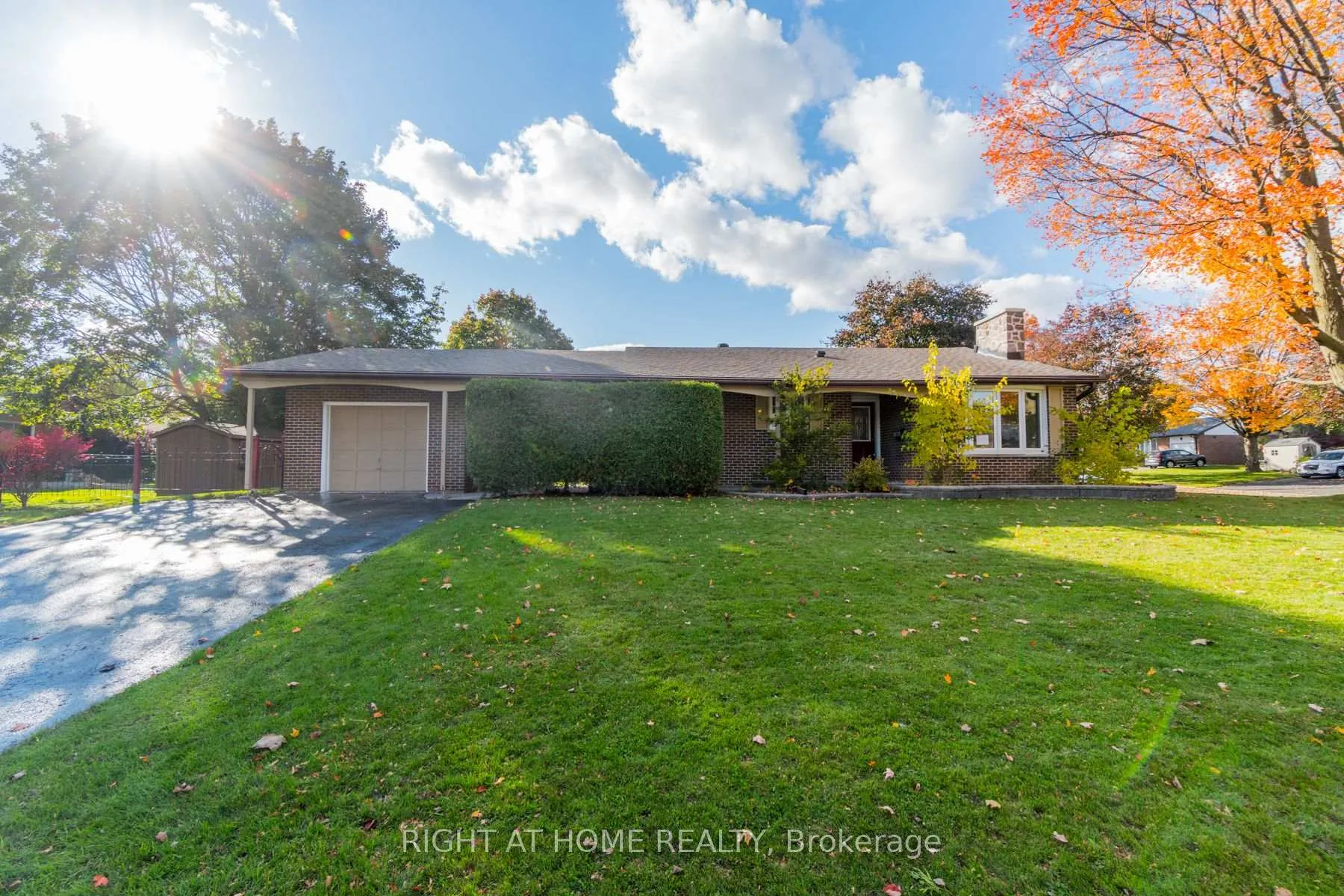 Front of 899 Florell Drive