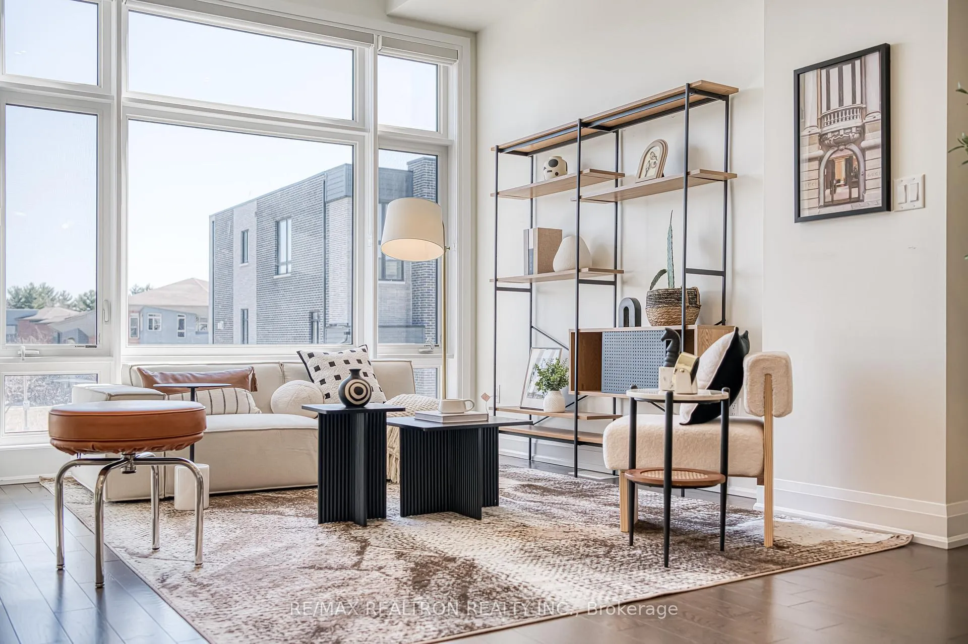 Photo 5 of 10 Hesperus Road, Vaughan, Patterson — HOMEH