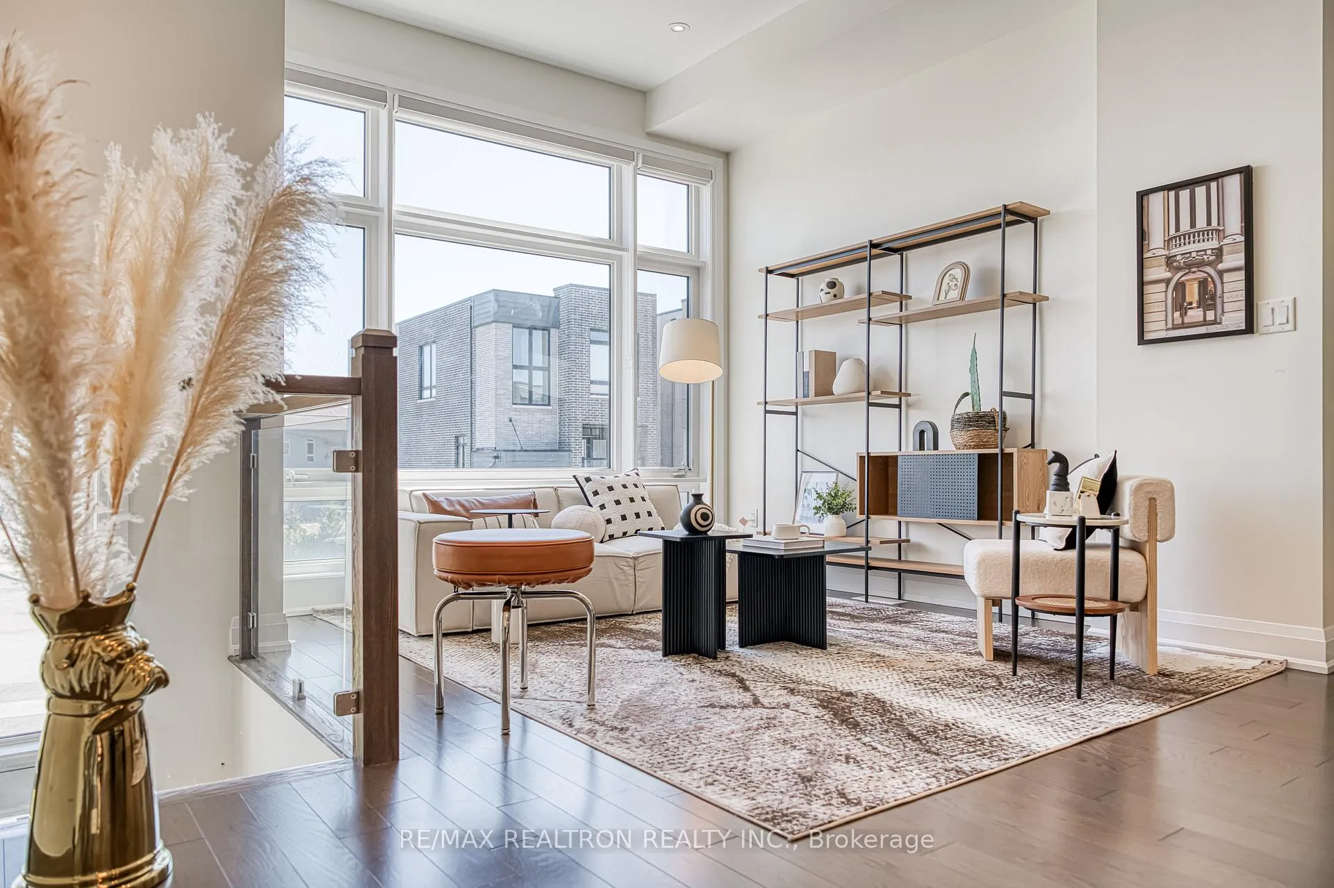 Photo 7 of 10 Hesperus Road, Vaughan, Patterson — HOMEH