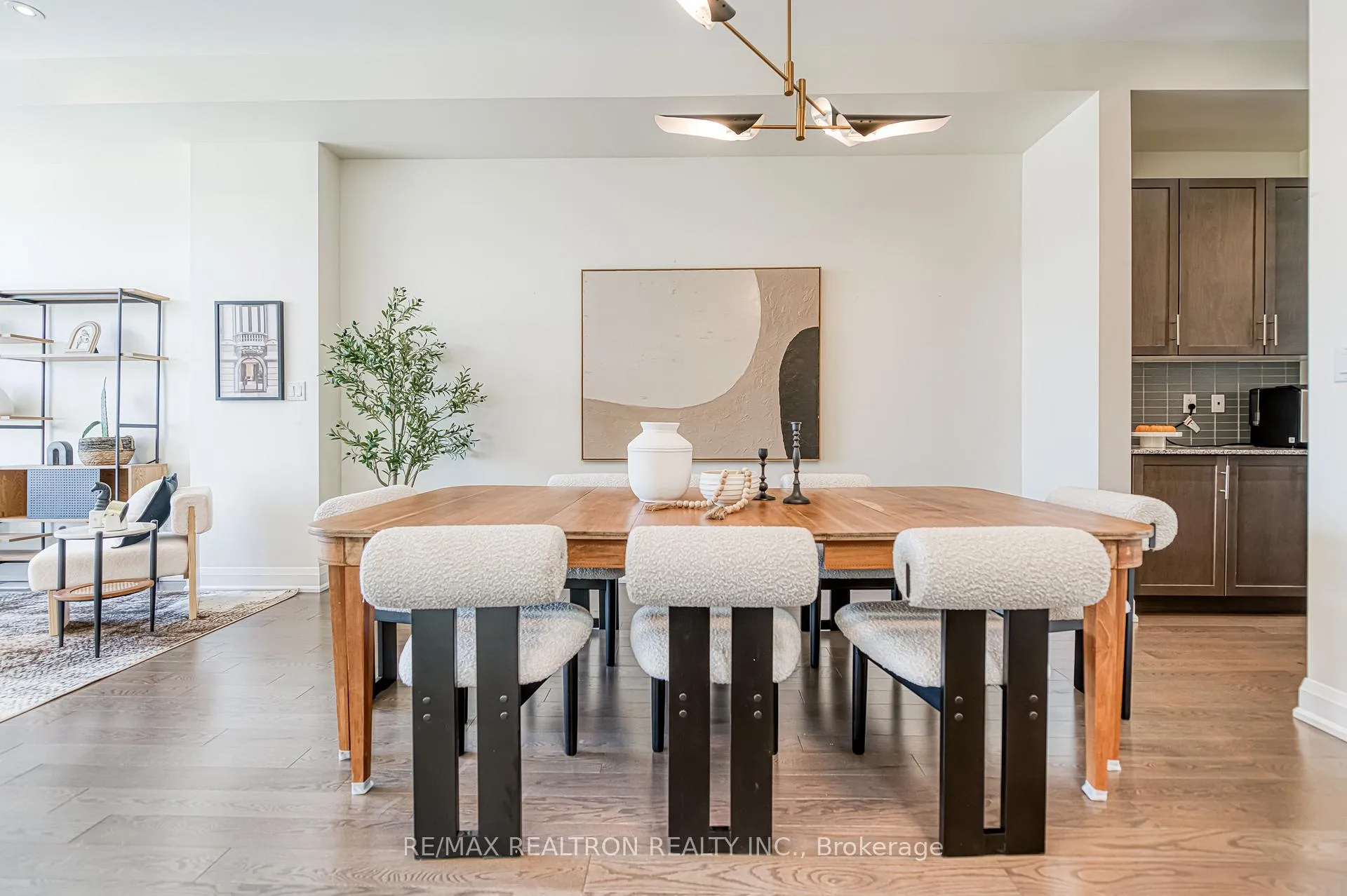 Photo 17 of 10 Hesperus Road, Vaughan, Patterson — HOMEH