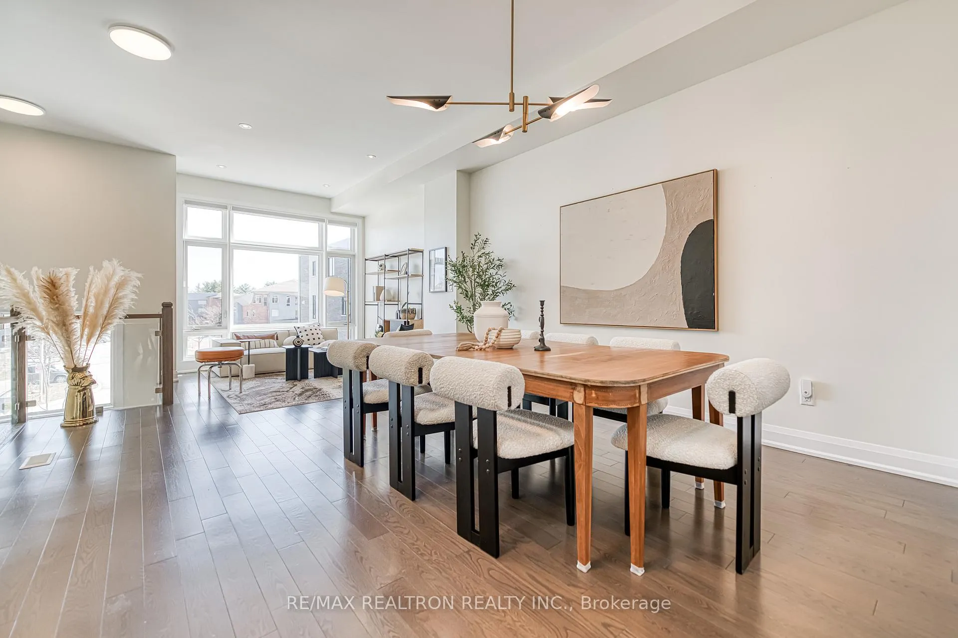 Photo 18 of 10 Hesperus Road, Vaughan, Patterson — HOMEH