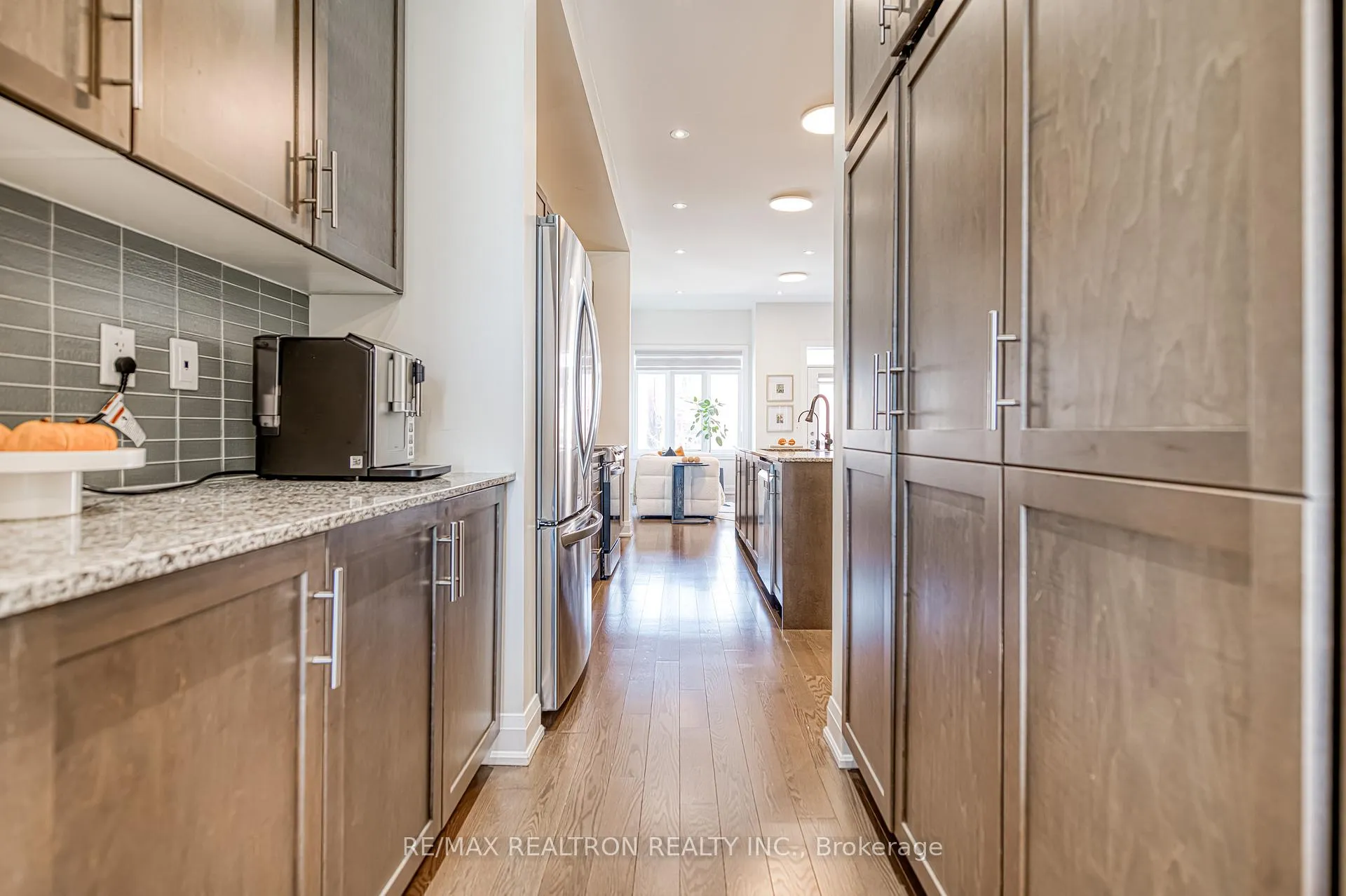 Photo 19 of 10 Hesperus Road, Vaughan, Patterson — HOMEH