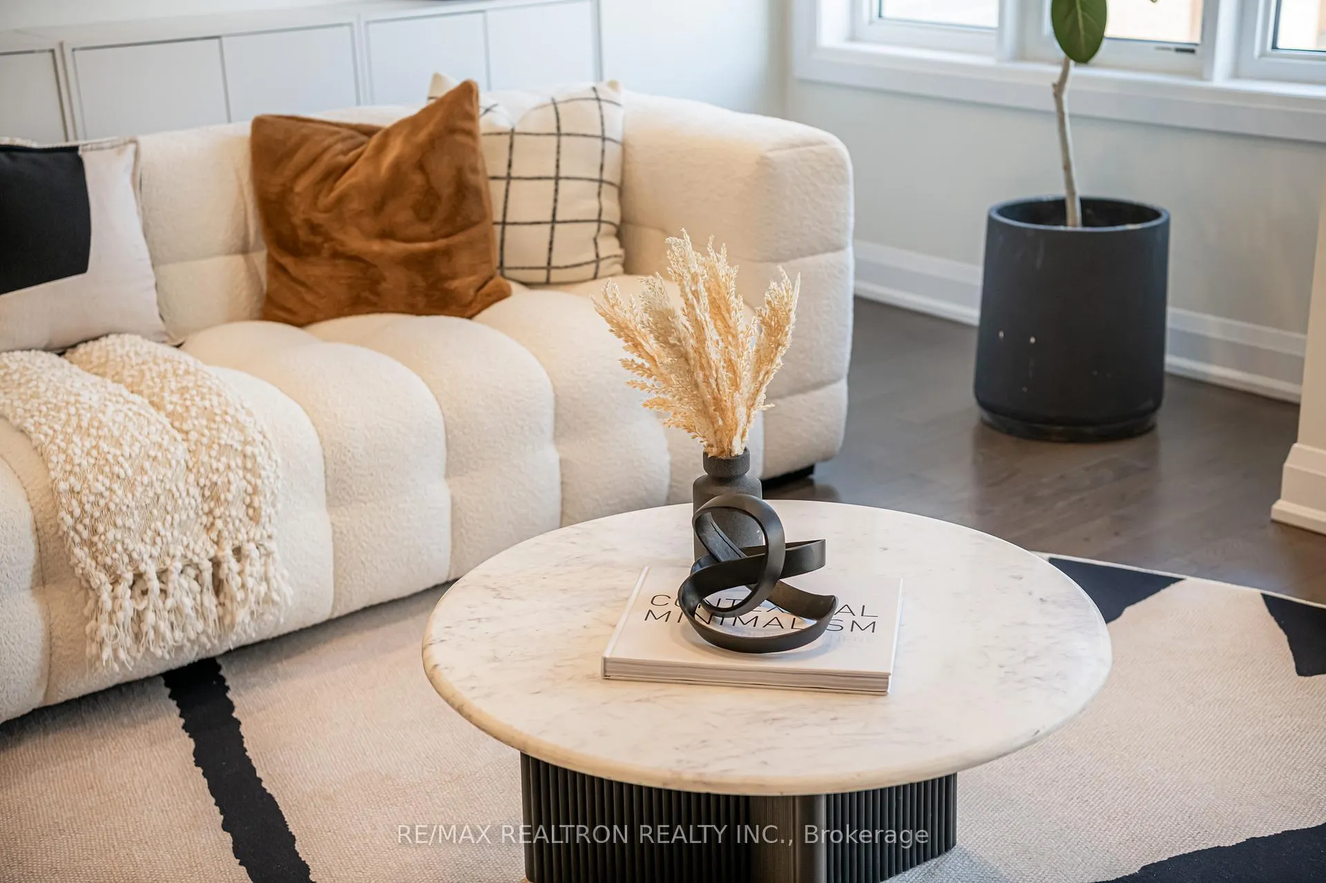 Photo 23 of 10 Hesperus Road, Vaughan, Patterson — HOMEH