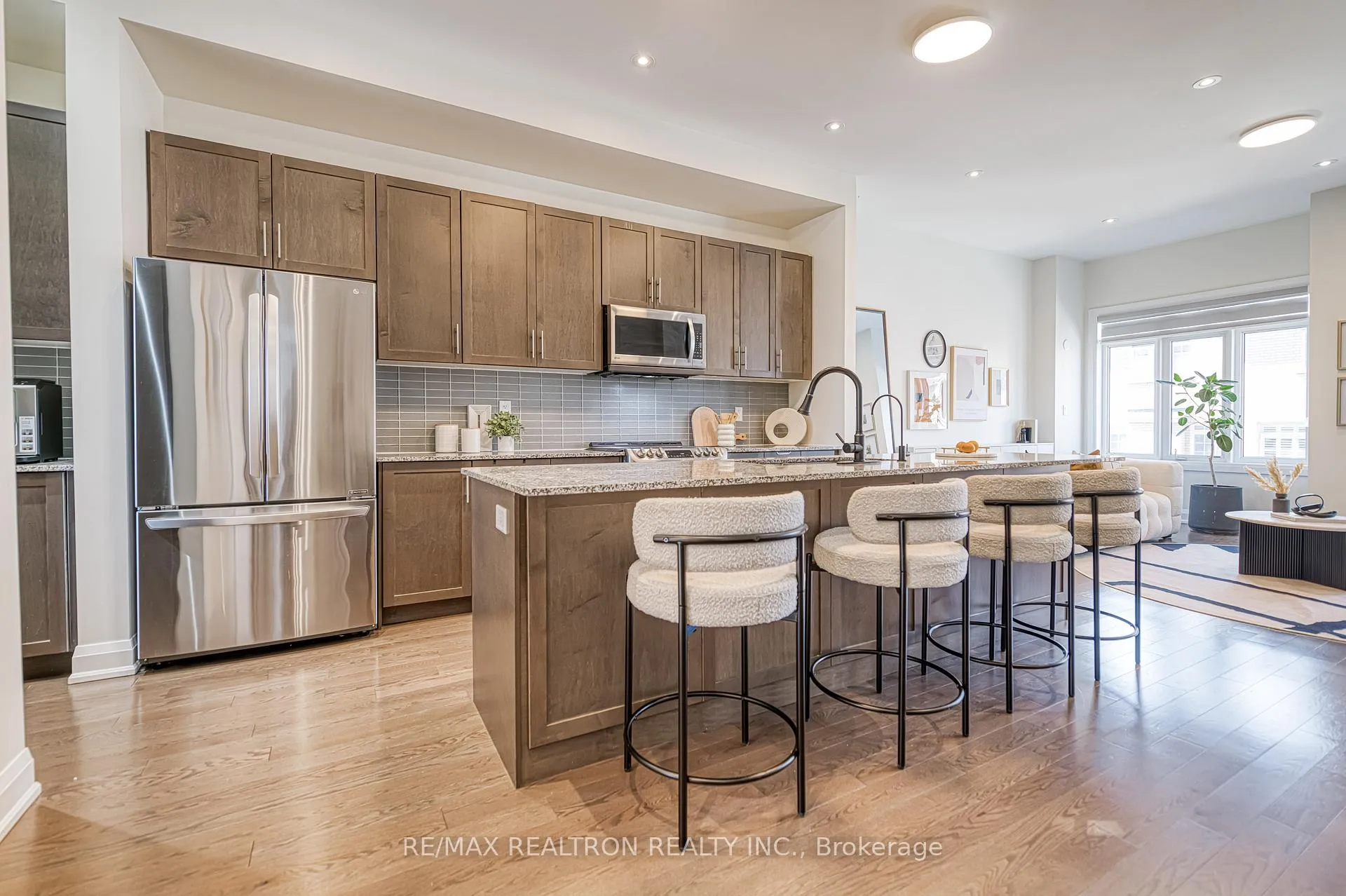 Photo 24 of 10 Hesperus Road, Vaughan, Patterson — HOMEH