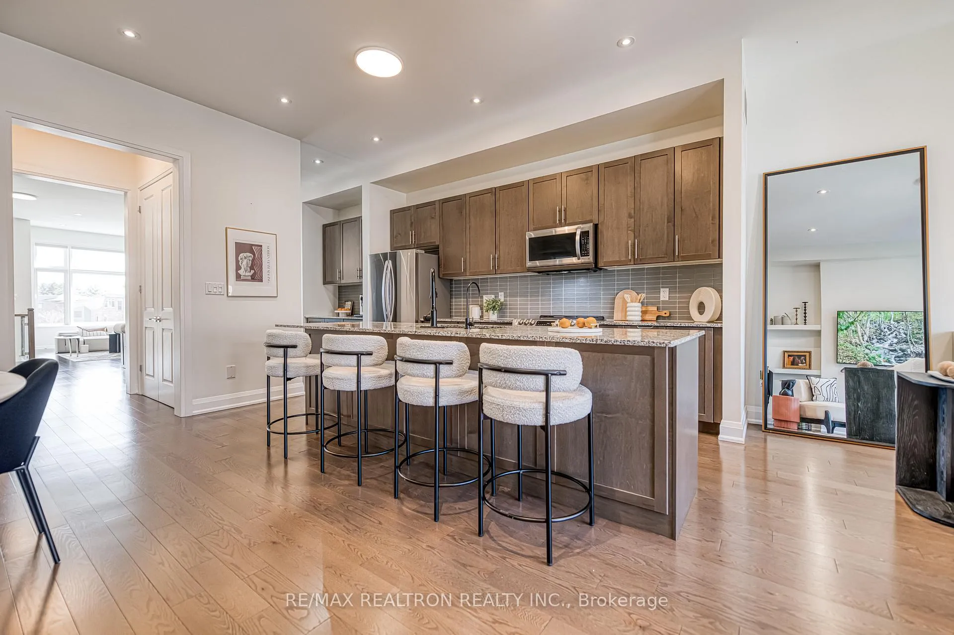 Photo 26 of 10 Hesperus Road, Vaughan, Patterson — HOMEH