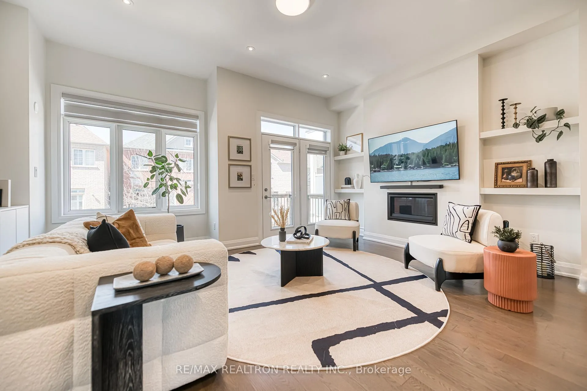Photo 27 of 10 Hesperus Road, Vaughan, Patterson — HOMEH