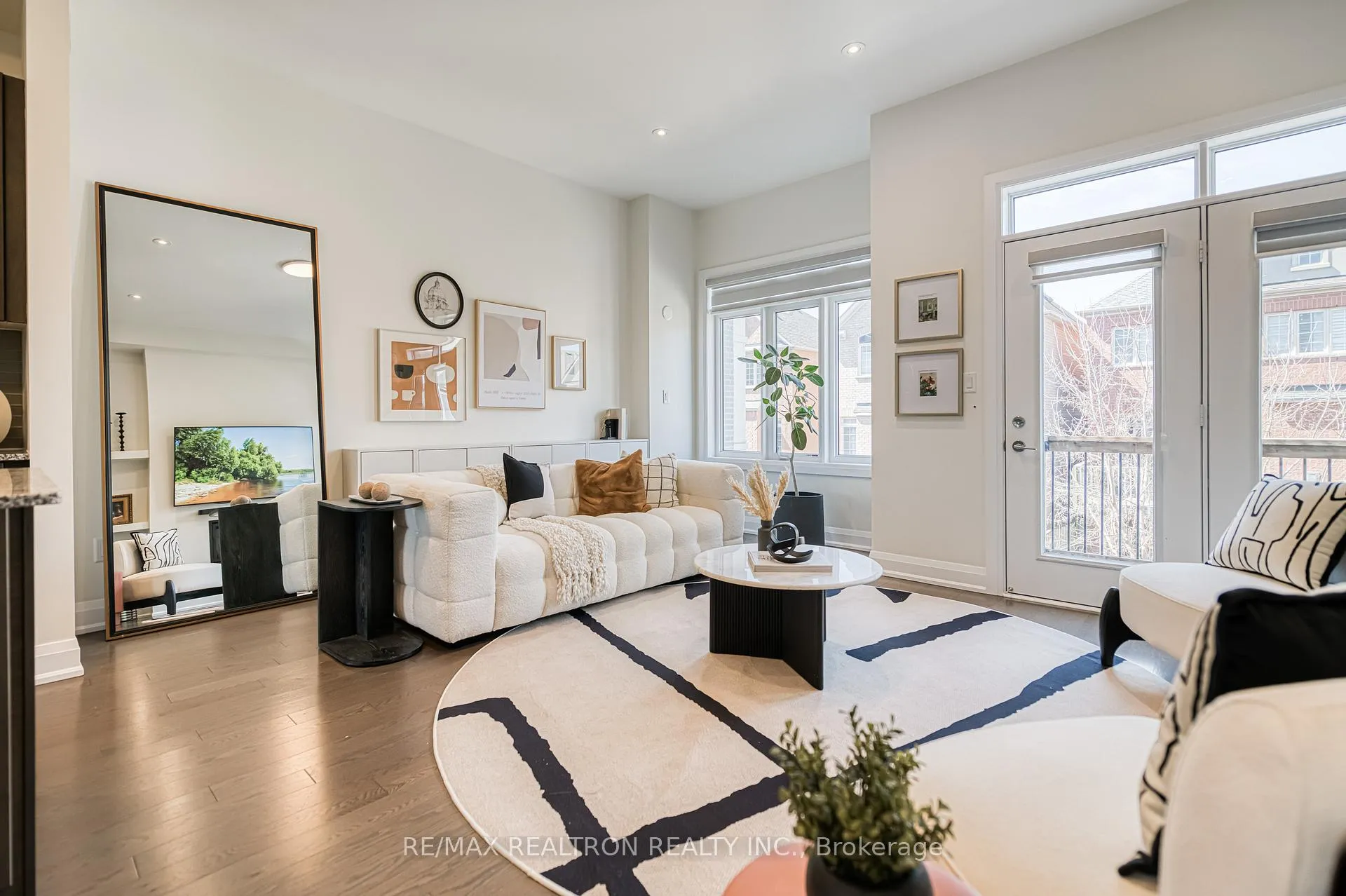 Photo 28 of 10 Hesperus Road, Vaughan, Patterson — HOMEH