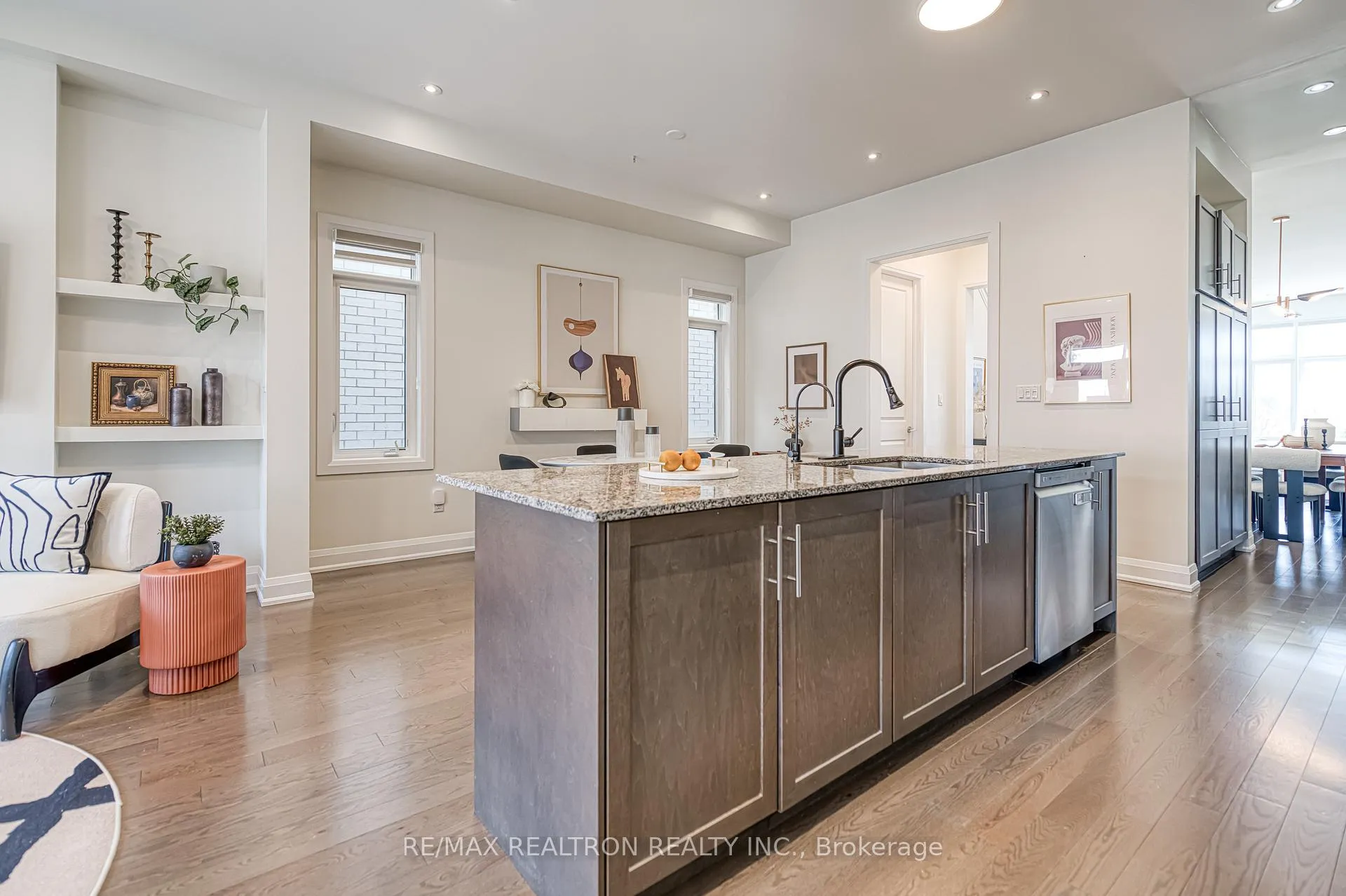 Photo 30 of 10 Hesperus Road, Vaughan, Patterson — HOMEH