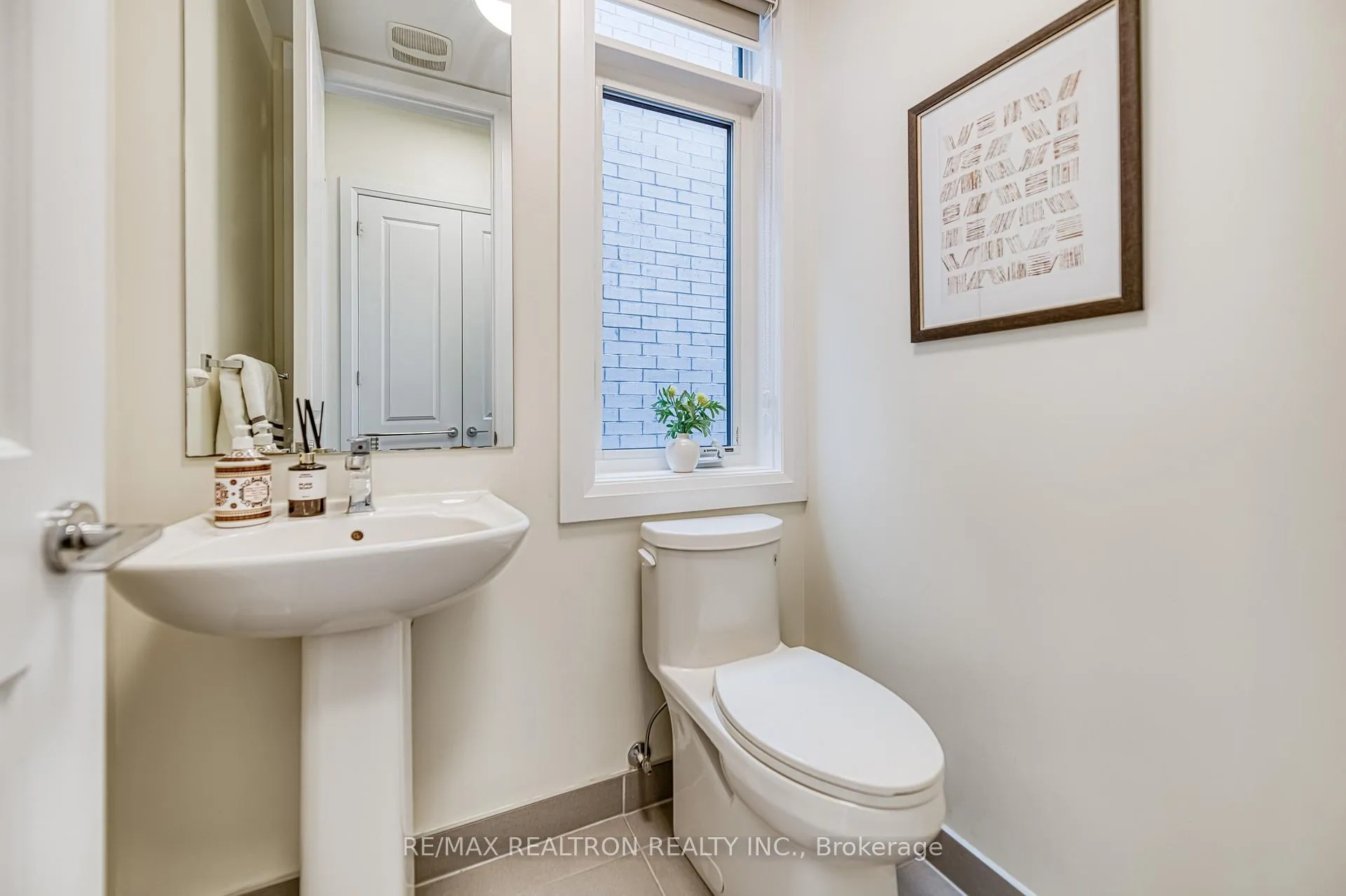 Photo 31 of 10 Hesperus Road, Vaughan, Patterson — HOMEH