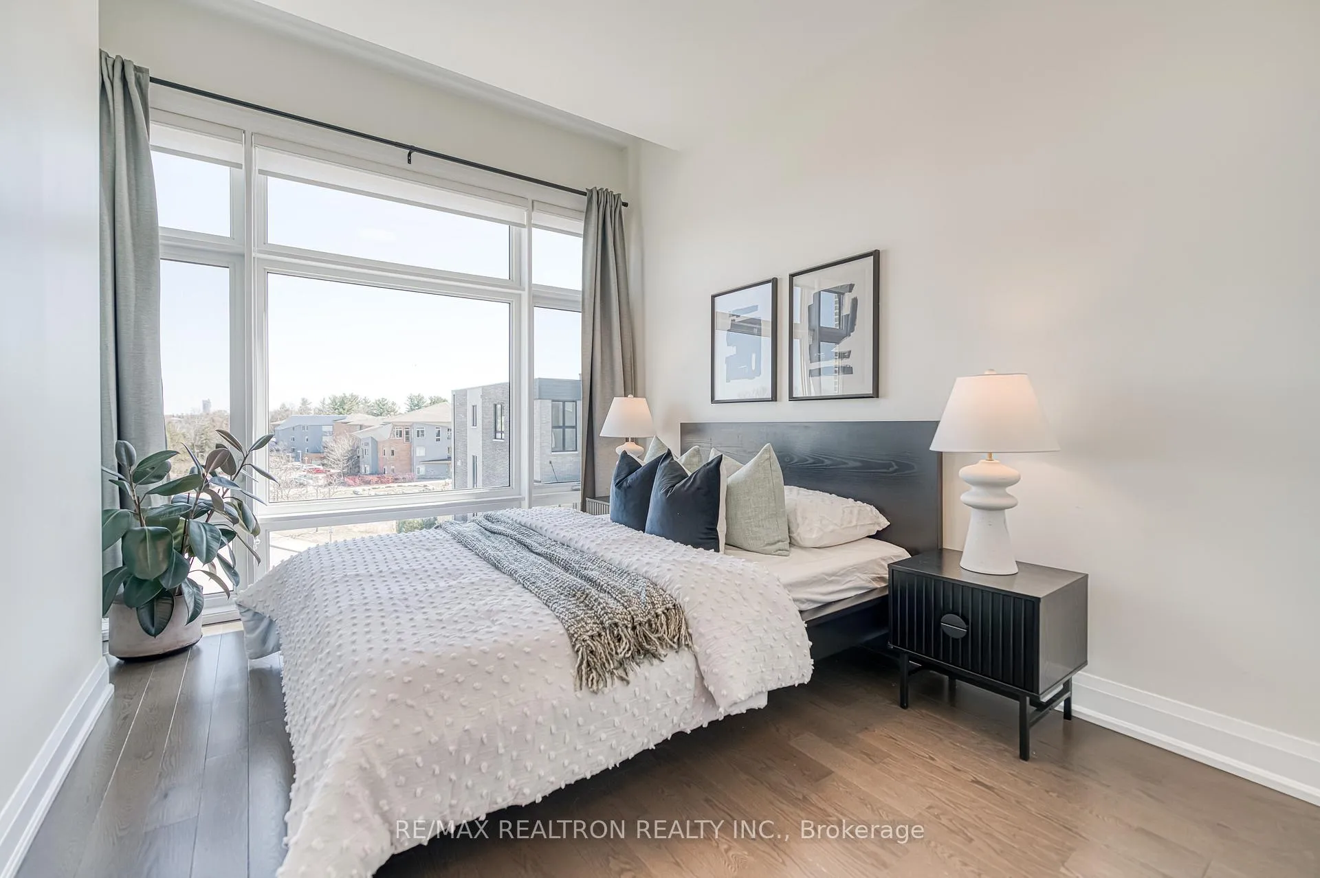 Photo 35 of 10 Hesperus Road, Vaughan, Patterson — HOMEH