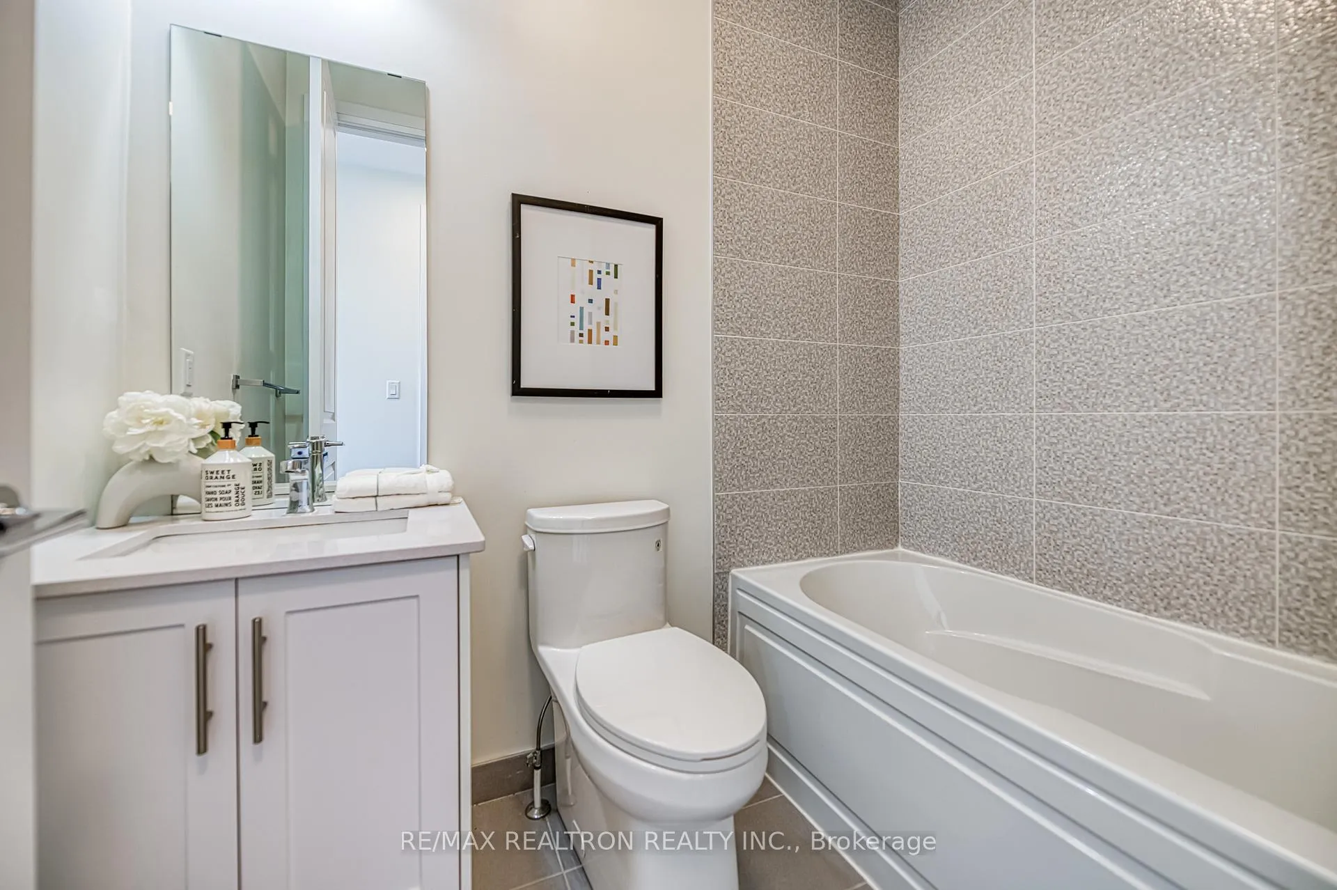 Photo 36 of 10 Hesperus Road, Vaughan, Patterson — HOMEH