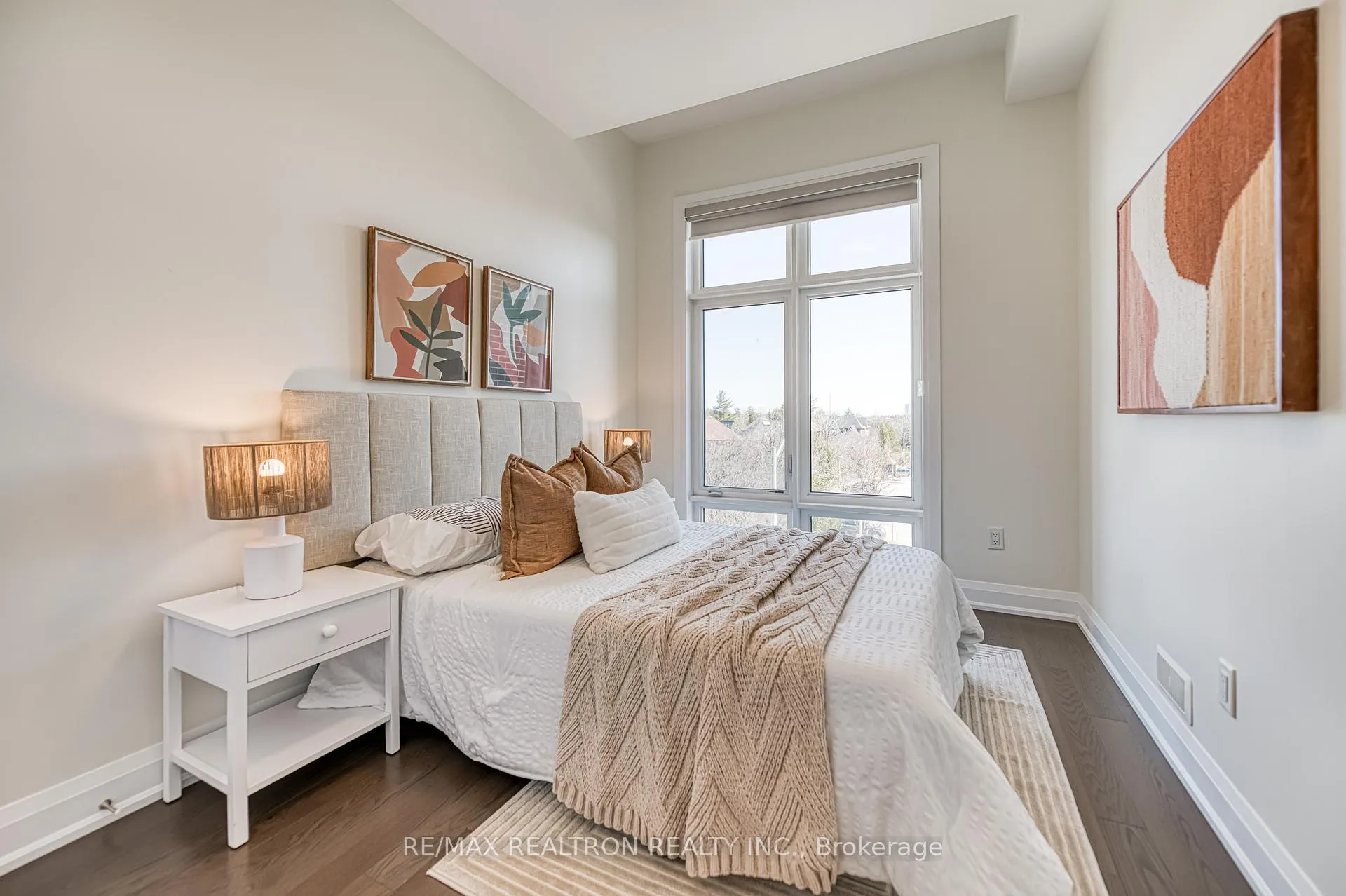 Photo 37 of 10 Hesperus Road, Vaughan, Patterson — HOMEH