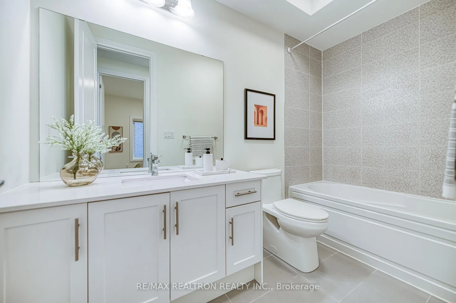 Photo 44 of 10 Hesperus Road, Vaughan, Patterson — HOMEH
