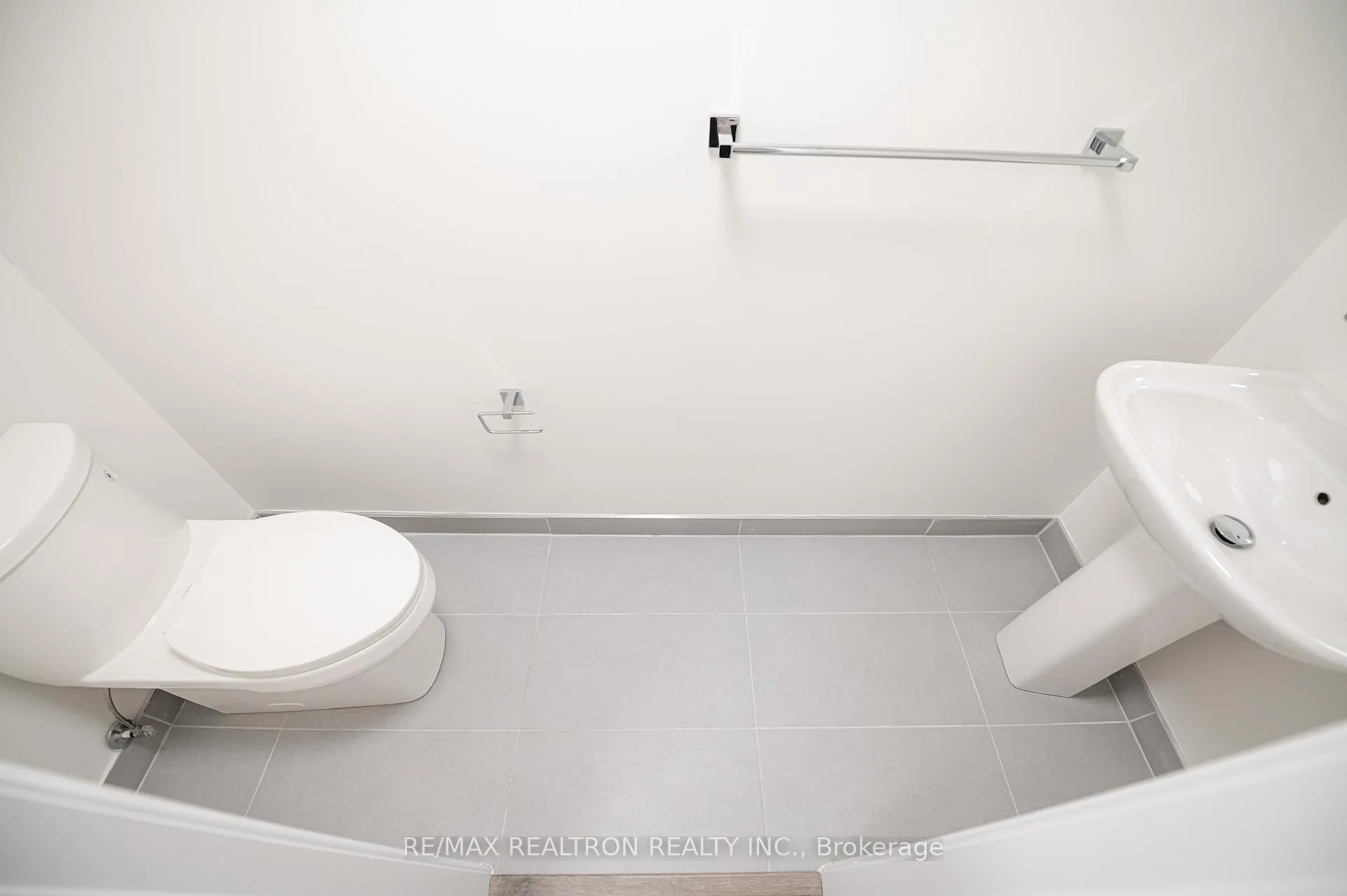 Photo 47 of 10 Hesperus Road, Vaughan, Patterson — HOMEH