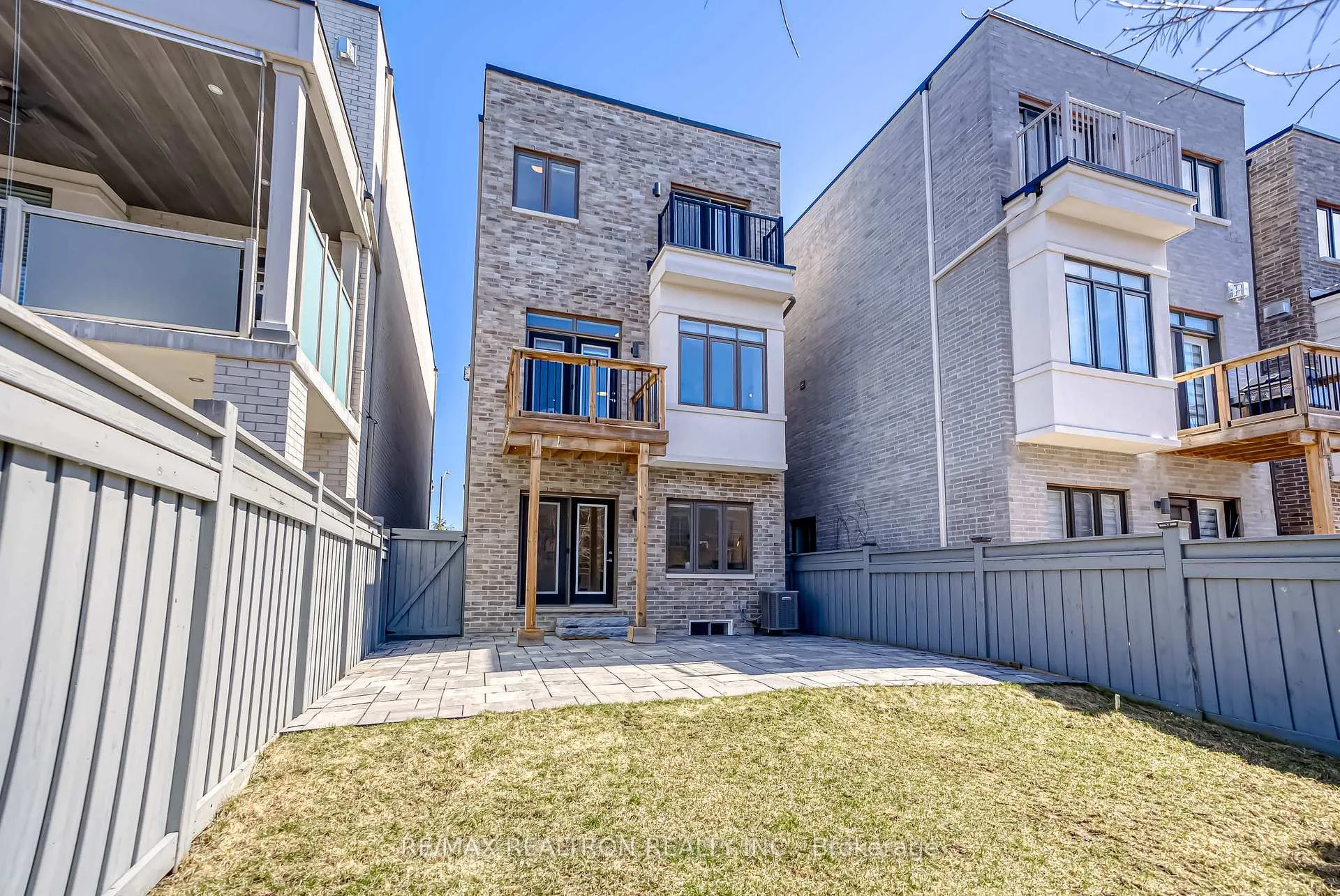 Photo 49 of 10 Hesperus Road, Vaughan, Patterson — HOMEH
