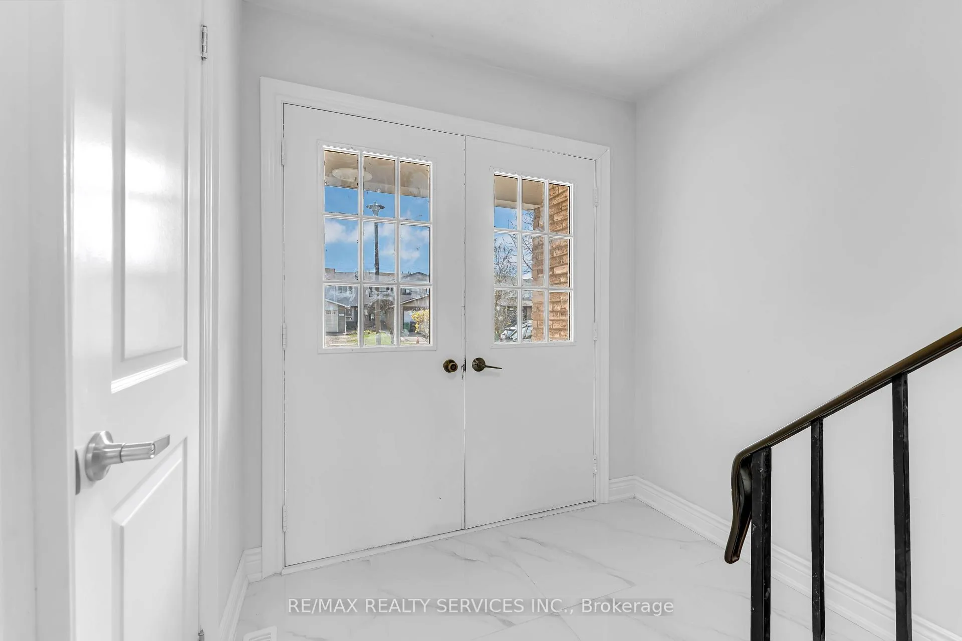 Photo 5 of 54 Greene Drive, Brampton, Madoc — HOMEH