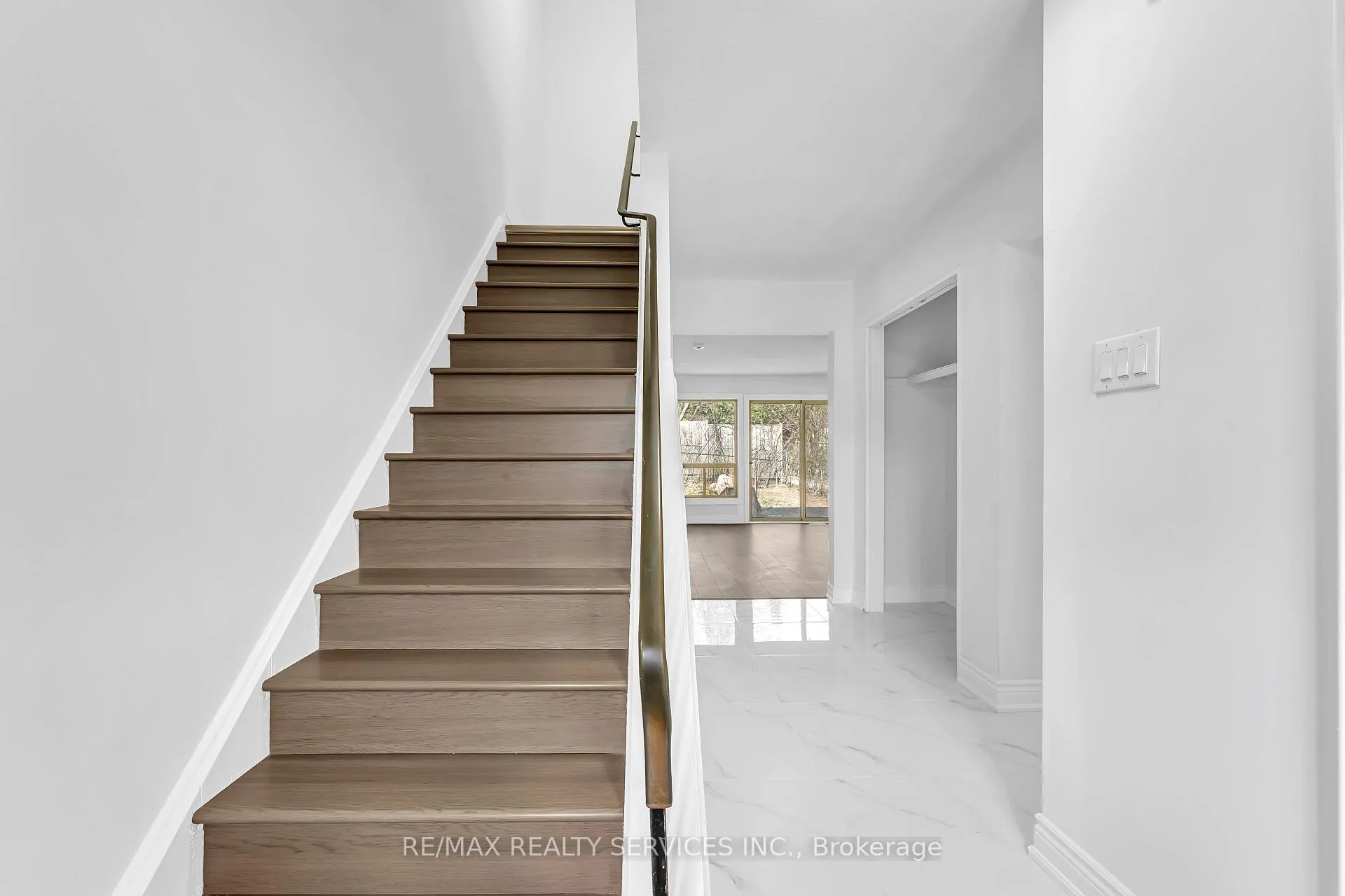 Photo 6 of 54 Greene Drive, Brampton, Madoc — HOMEH