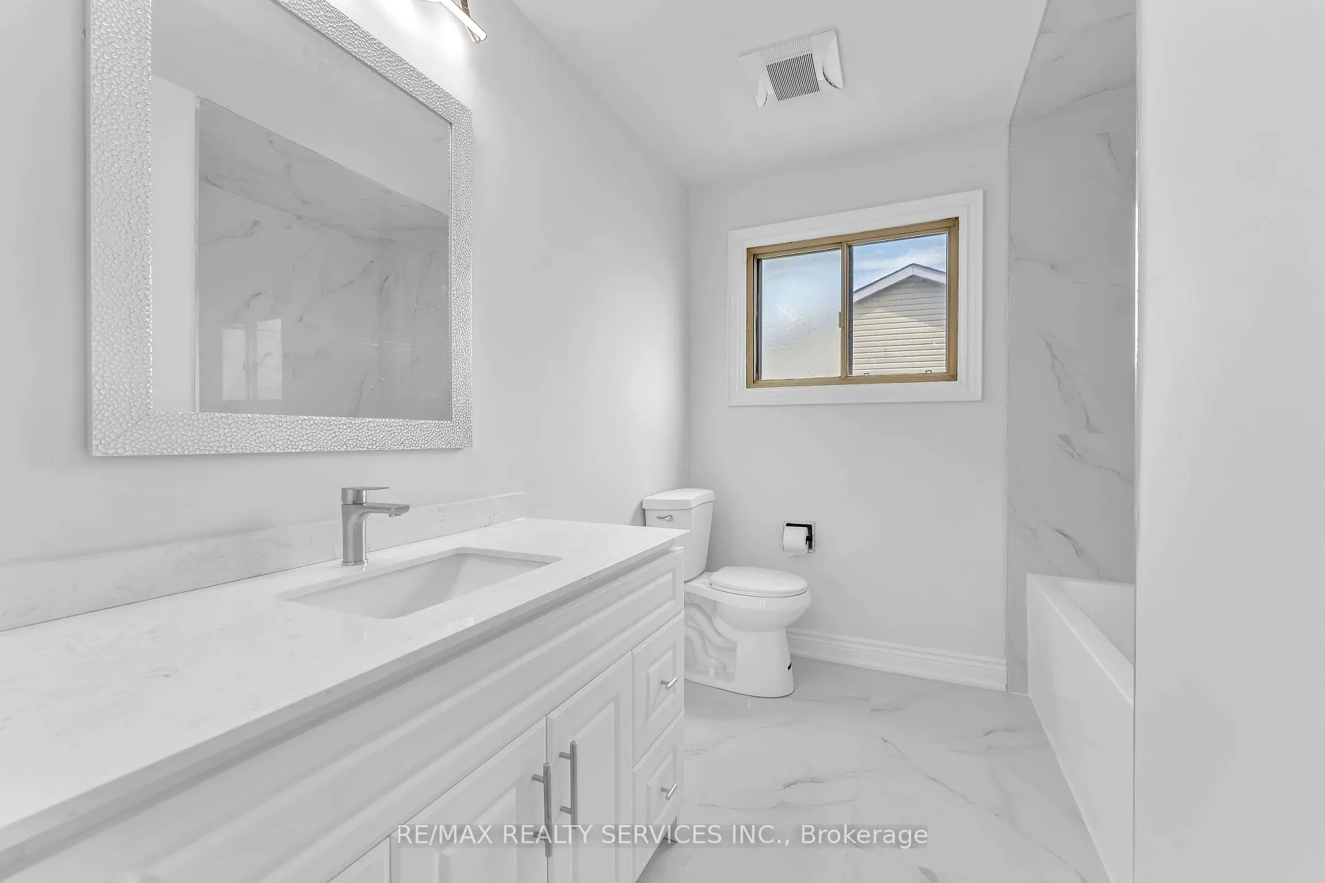 Photo 19 of 54 Greene Drive, Brampton, Madoc — HOMEH