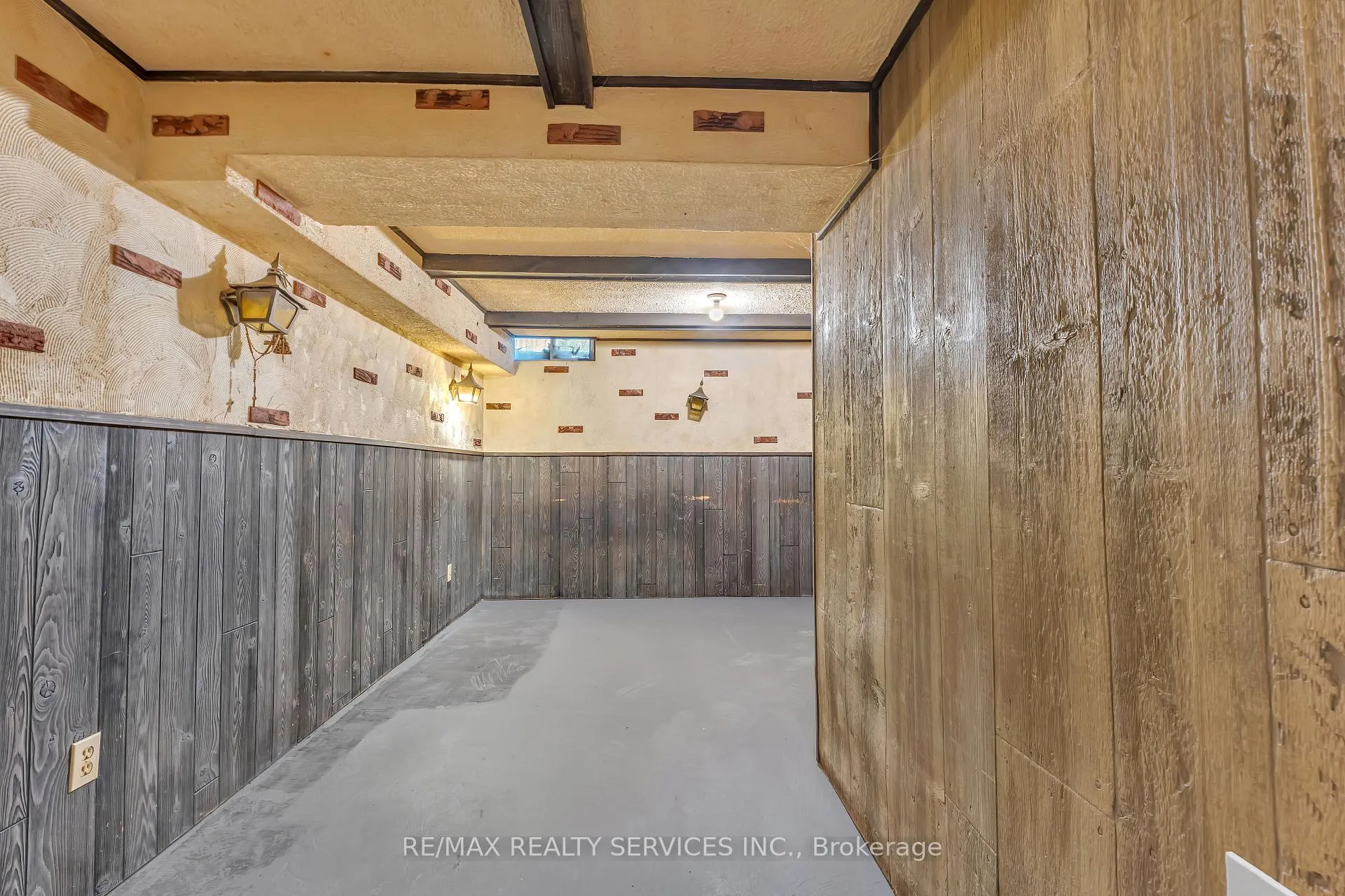 Photo 27 of 54 Greene Drive, Brampton, Madoc — HOMEH