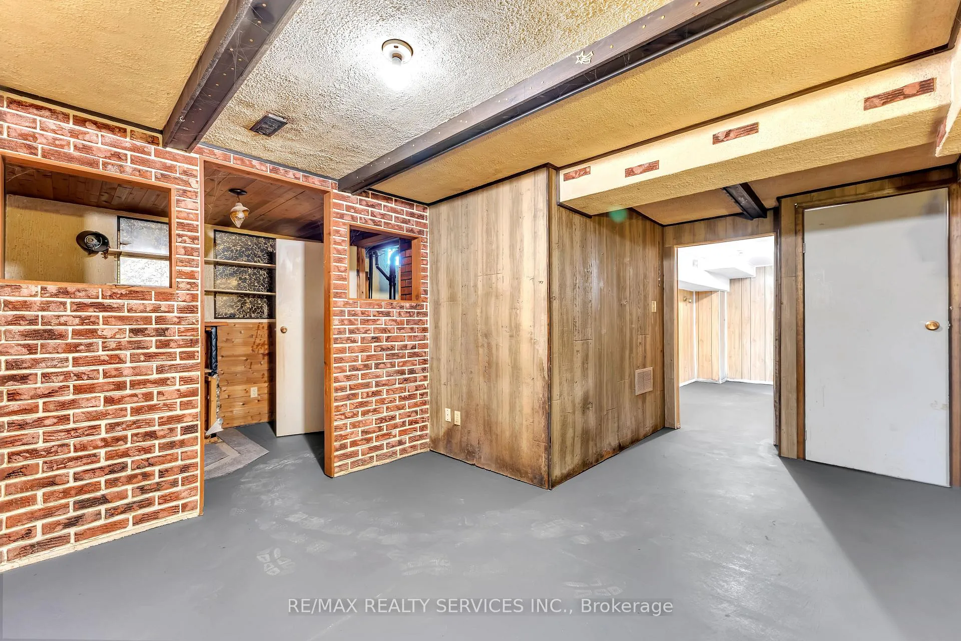 Photo 28 of 54 Greene Drive, Brampton, Madoc — HOMEH