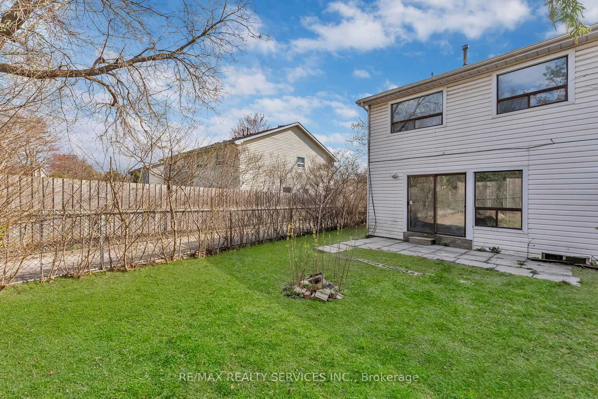 Photo 31 of 54 Greene Drive, Brampton, Madoc — HOMEH