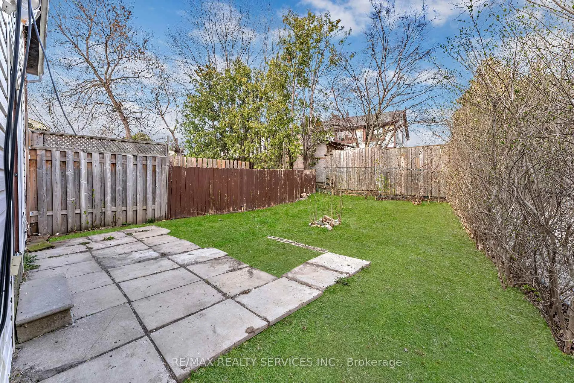 Photo 33 of 54 Greene Drive, Brampton, Madoc — HOMEH