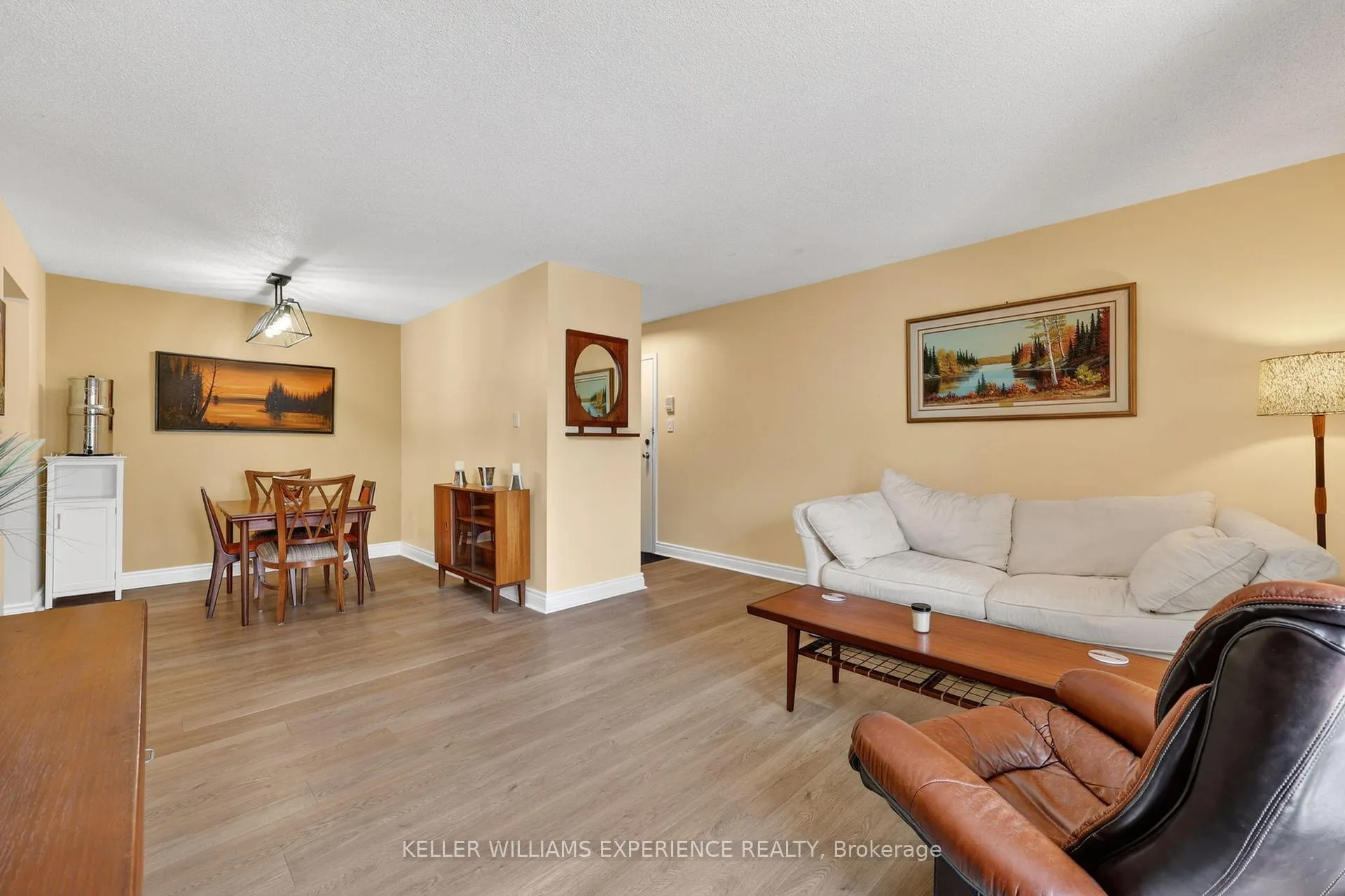 Photo 7 of Unit C4, 183 Edgehill Drive, Barrie, Letitia Heights — HOMEH