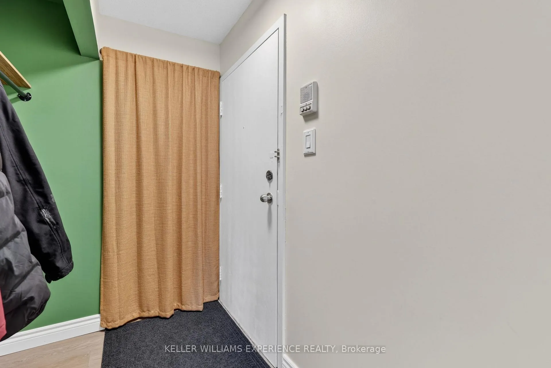 Photo 15 of Unit C4, 183 Edgehill Drive, Barrie, Letitia Heights — HOMEH