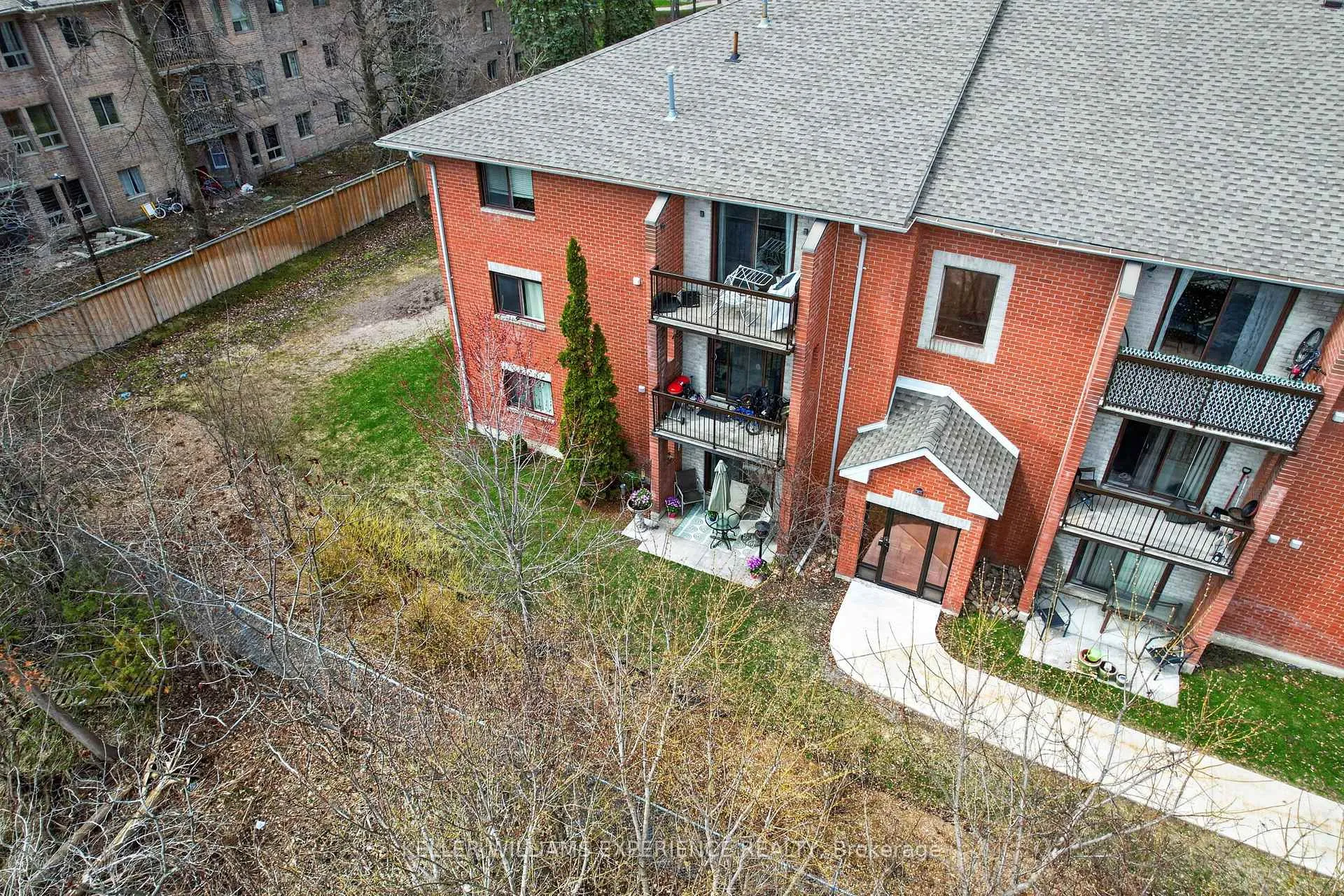Photo 29 of Unit C4, 183 Edgehill Drive, Barrie, Letitia Heights — HOMEH