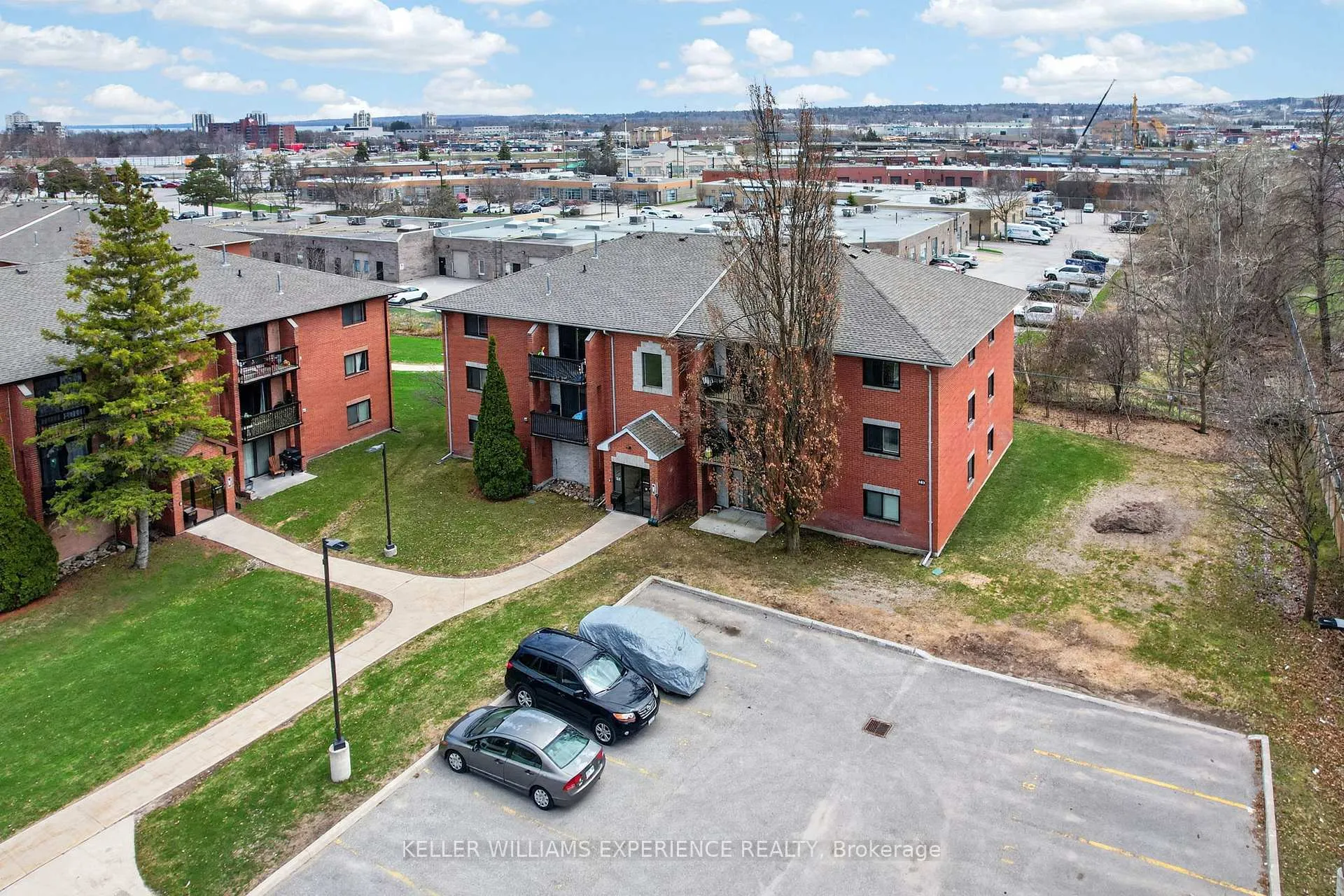 Photo 31 of Unit C4, 183 Edgehill Drive, Barrie, Letitia Heights — HOMEH