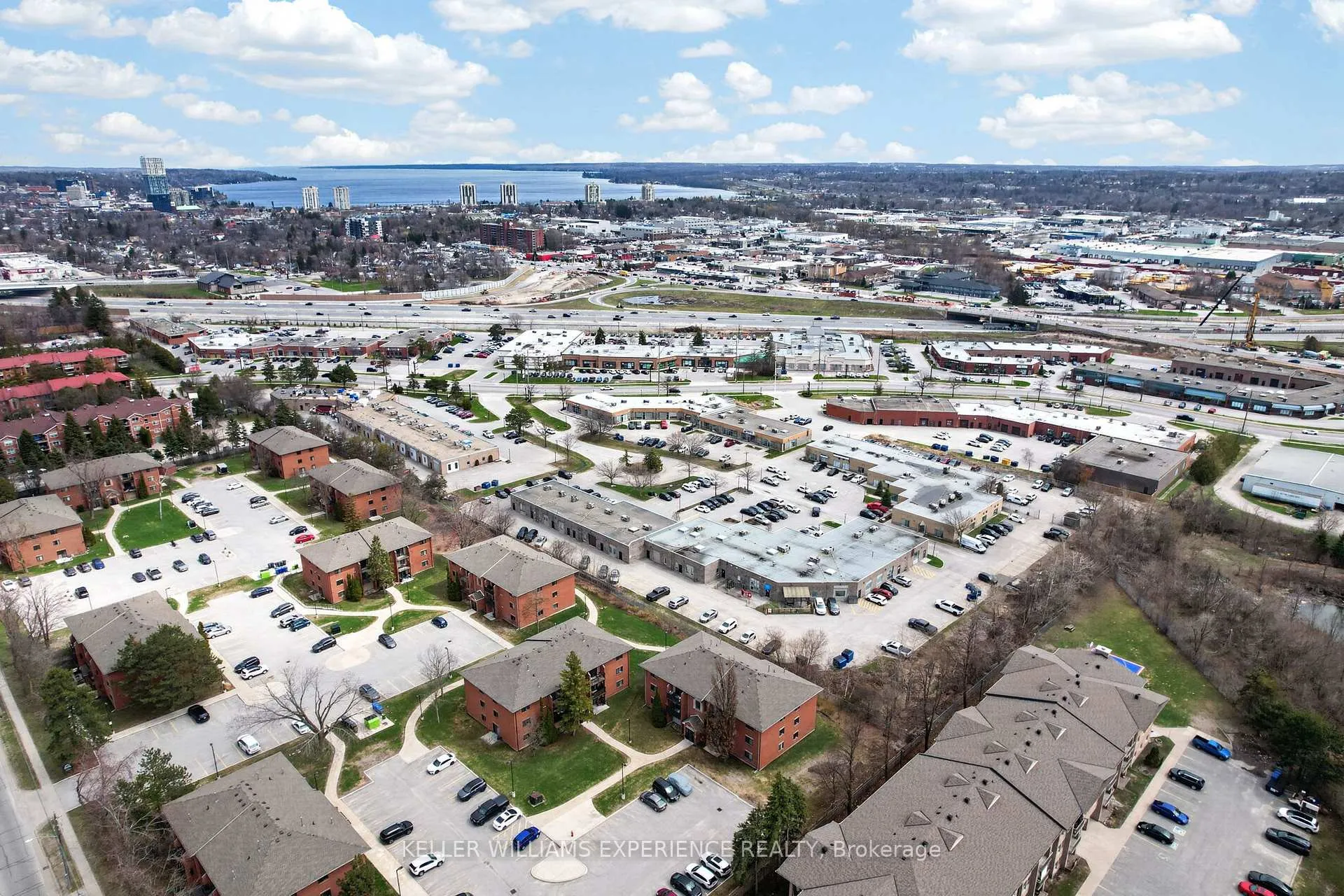 Photo 32 of Unit C4, 183 Edgehill Drive, Barrie, Letitia Heights — HOMEH