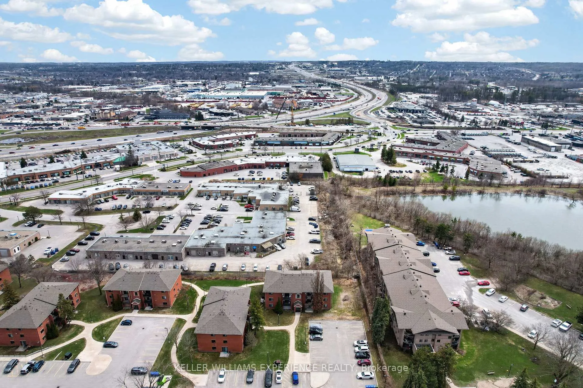 Photo 34 of Unit C4, 183 Edgehill Drive, Barrie, Letitia Heights — HOMEH