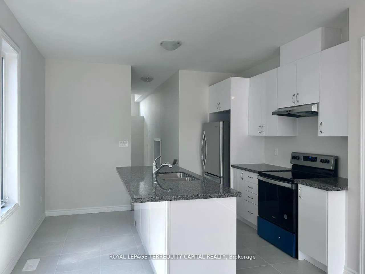 Photo 13 of Unit Upper, 26 Valleybrook Road, Barrie, Innis-Shore — HOMEH