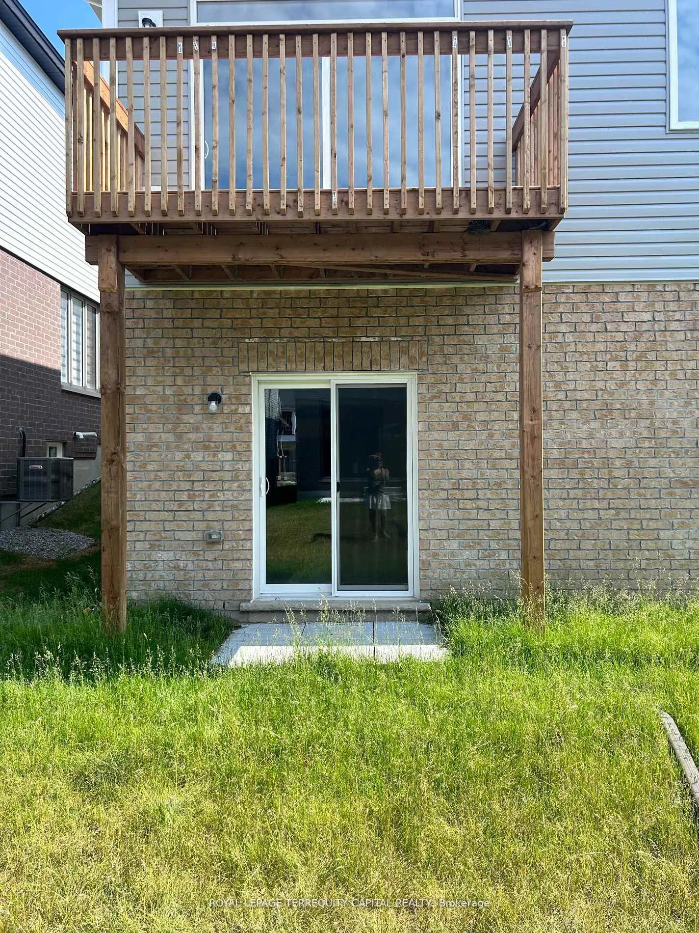 Photo 15 of Unit Upper, 26 Valleybrook Road, Barrie, Innis-Shore — HOMEH