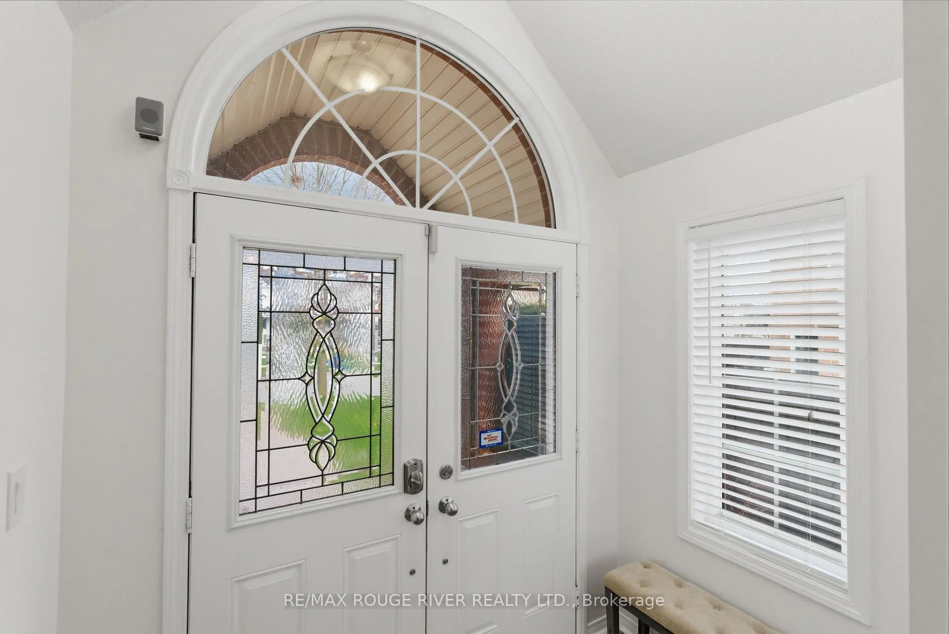 Photo 2 of 1154 Meath Drive, Oshawa, Pinecrest — HOMEH