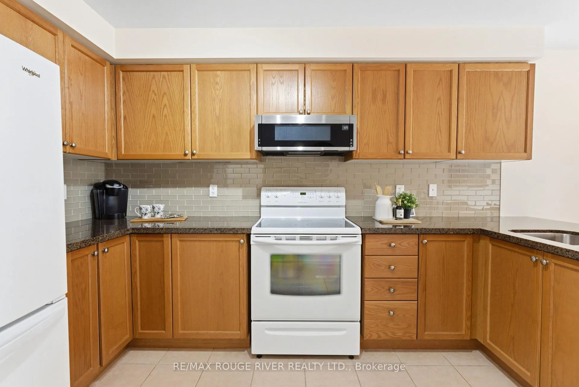 Photo 8 of 1154 Meath Drive, Oshawa, Pinecrest — HOMEH