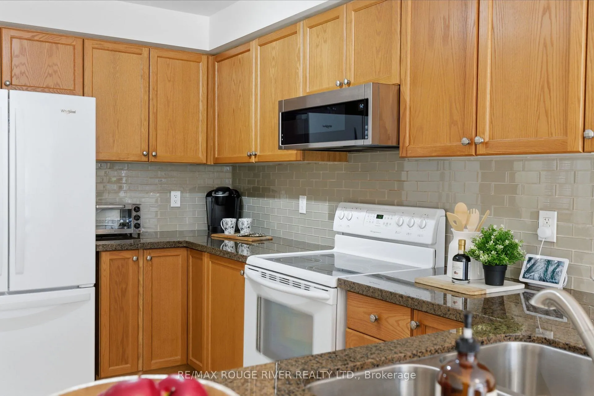 Photo 10 of 1154 Meath Drive, Oshawa, Pinecrest — HOMEH