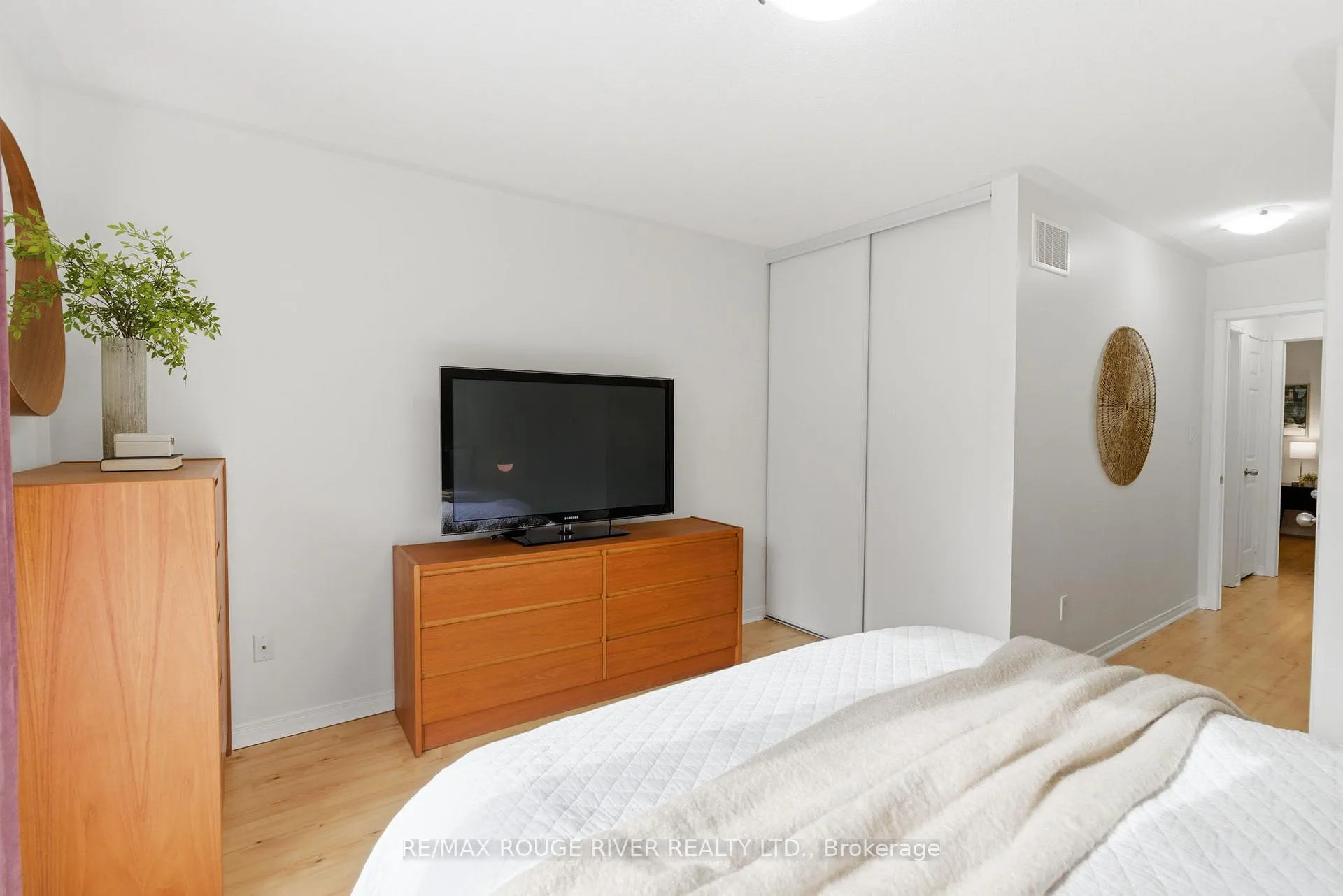 Photo 19 of 1154 Meath Drive, Oshawa, Pinecrest — HOMEH