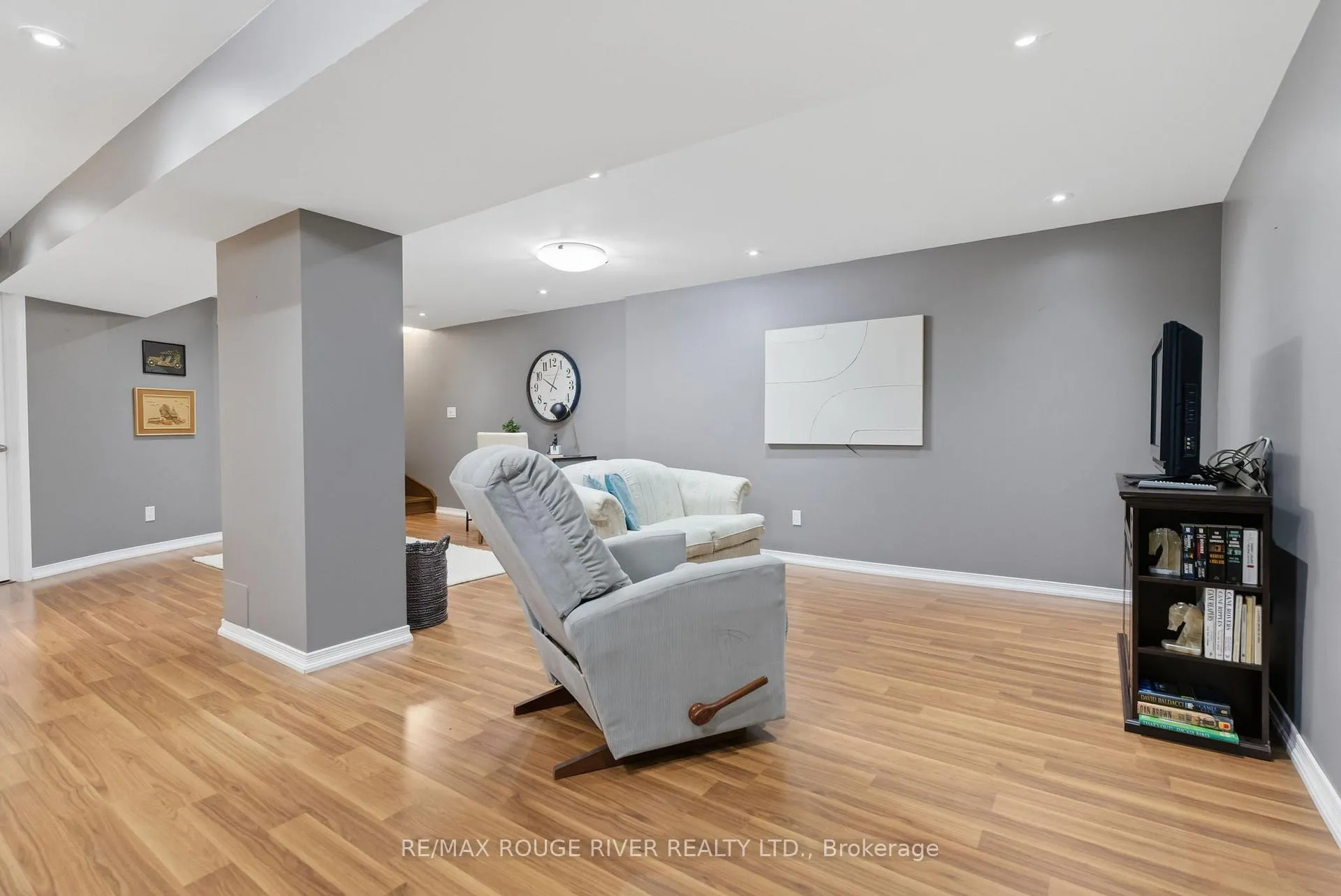 Photo 31 of 1154 Meath Drive, Oshawa, Pinecrest — HOMEH
