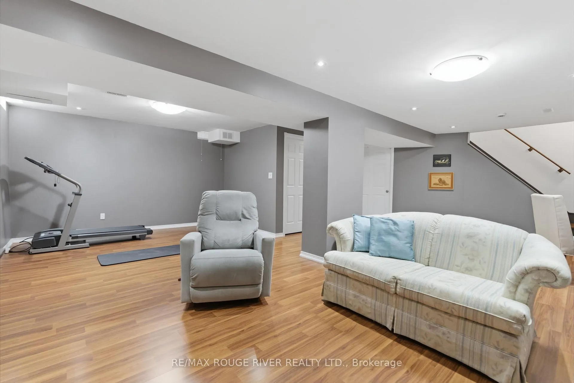 Photo 32 of 1154 Meath Drive, Oshawa, Pinecrest — HOMEH