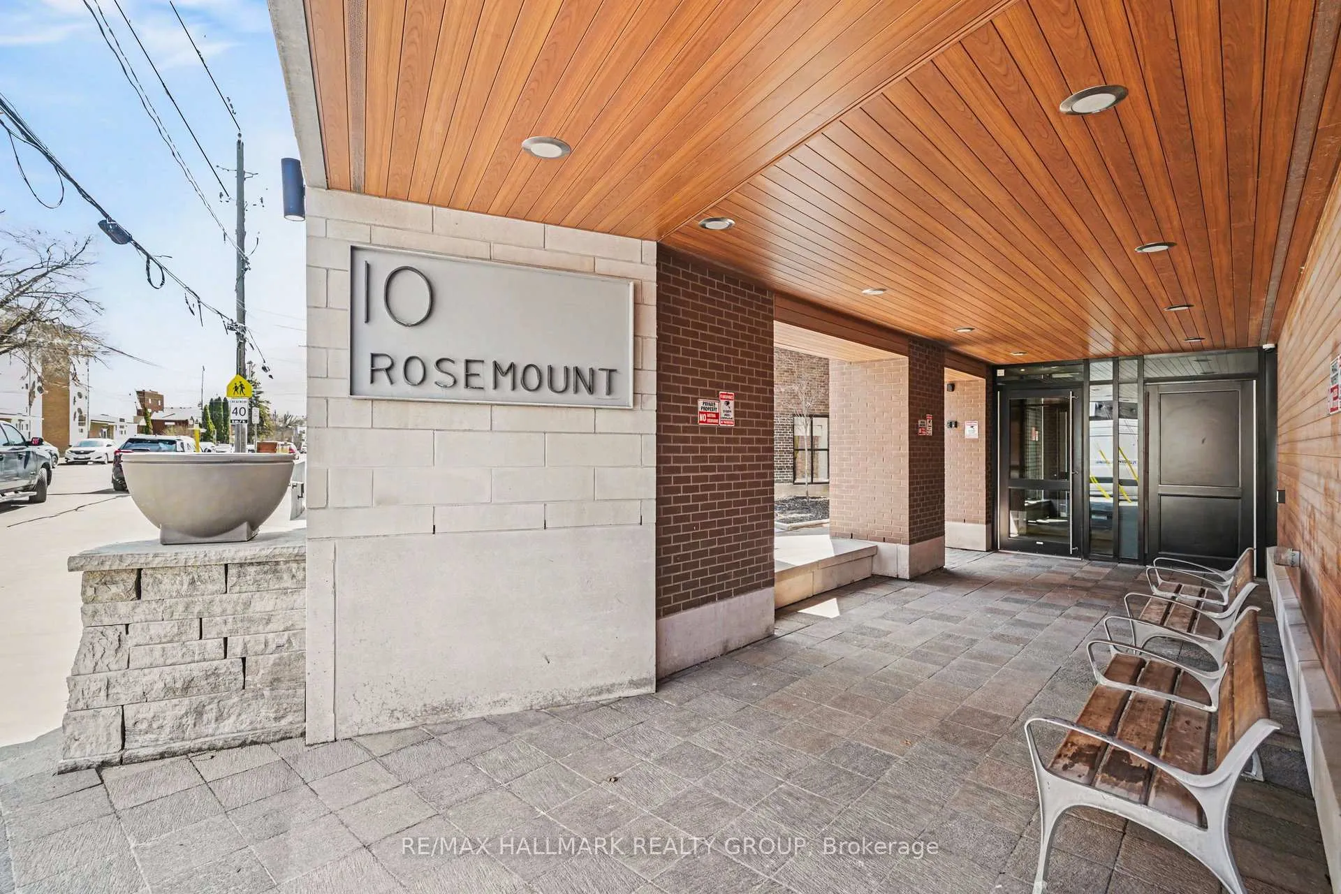 Photo 3 of Unit 404, 10 Rosemount Avenue, Ottawa, Hintonburg — HOMEH