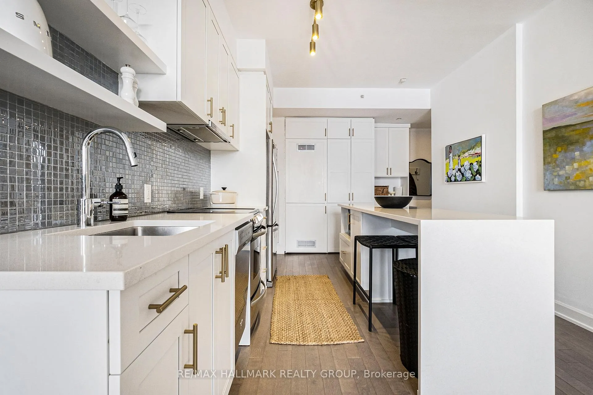 Photo 5 of Unit 404, 10 Rosemount Avenue, Ottawa, Hintonburg — HOMEH